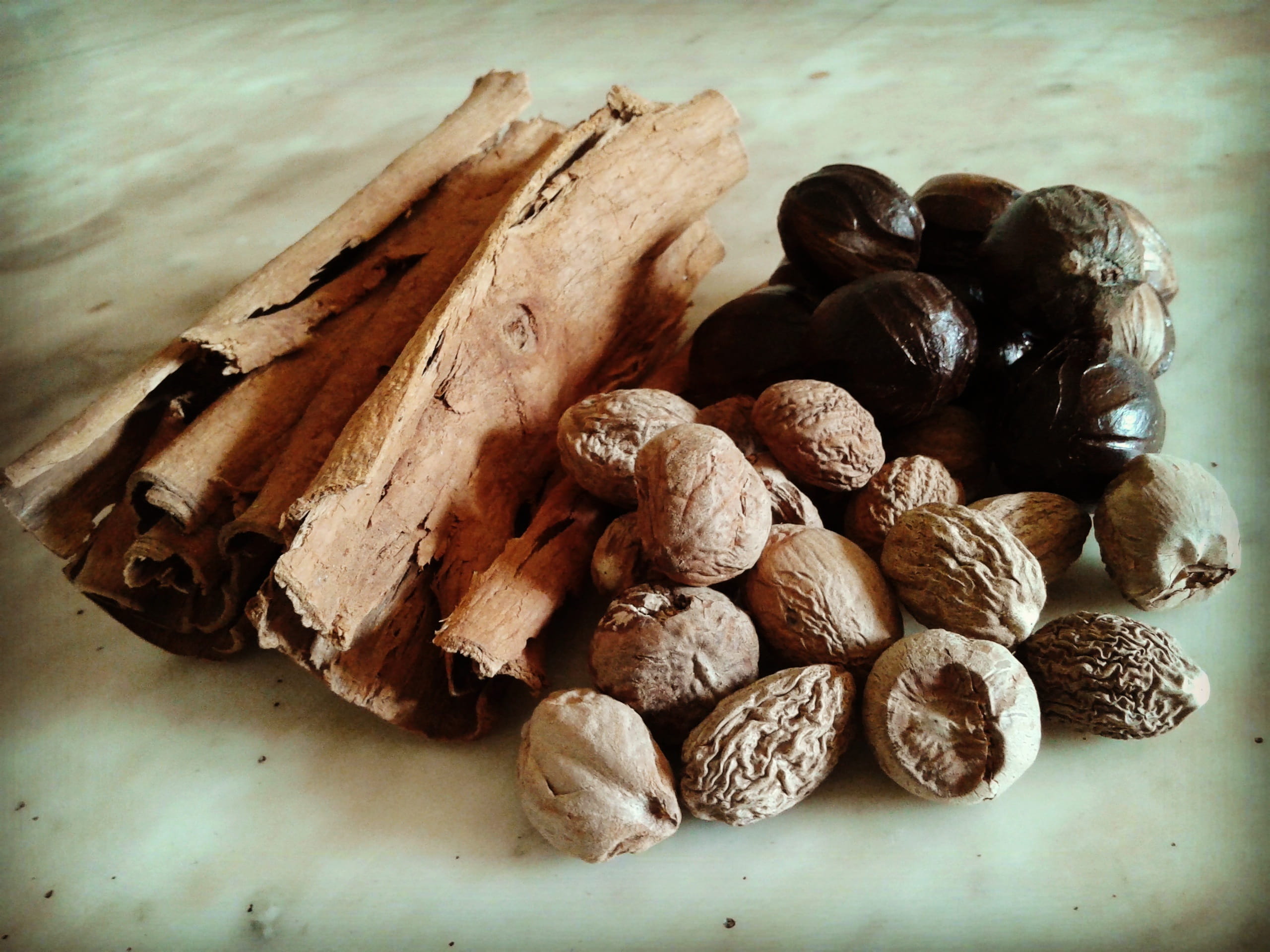 Nutmeg, seasoning, walnut, freshness, wellbeing, organic, brown, nature, 2K, food and drink, high angle view, Spice, nut - food, close-up, food, healthy eating, HD Wallpaper