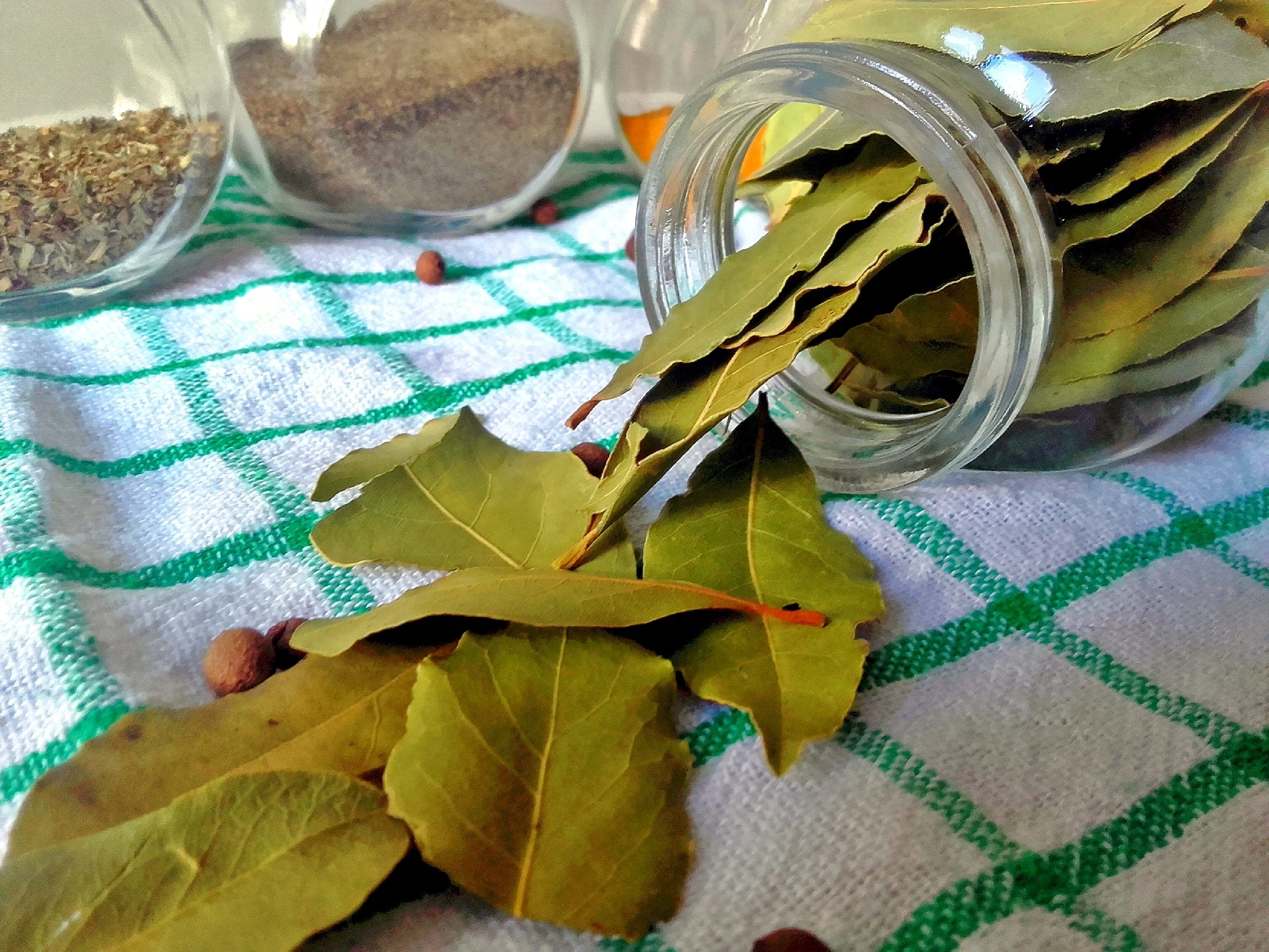 bay leaf, food and drink, textile, still life, indoors, leaf, pepper, close-up, table, spoon, tablecloth, no people, plant, spices, jar, pattern, nature, HD Wallpaper