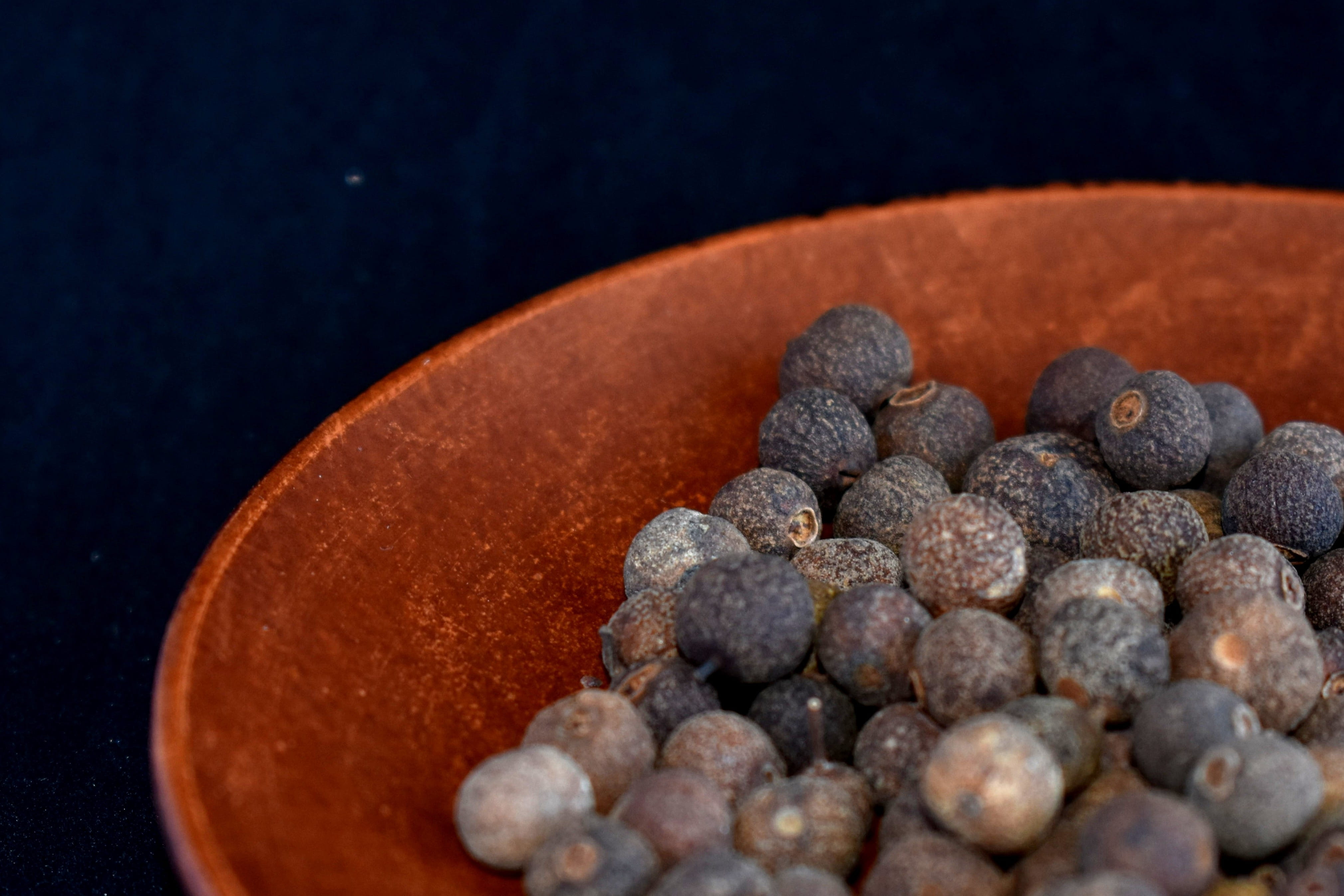 black background, food and drink, sharp, freshness, abundance, ingredients, food, pepper, spices, seasoning, berry fruit, studio shot, gastronomy, healthy eating, HD Wallpaper
