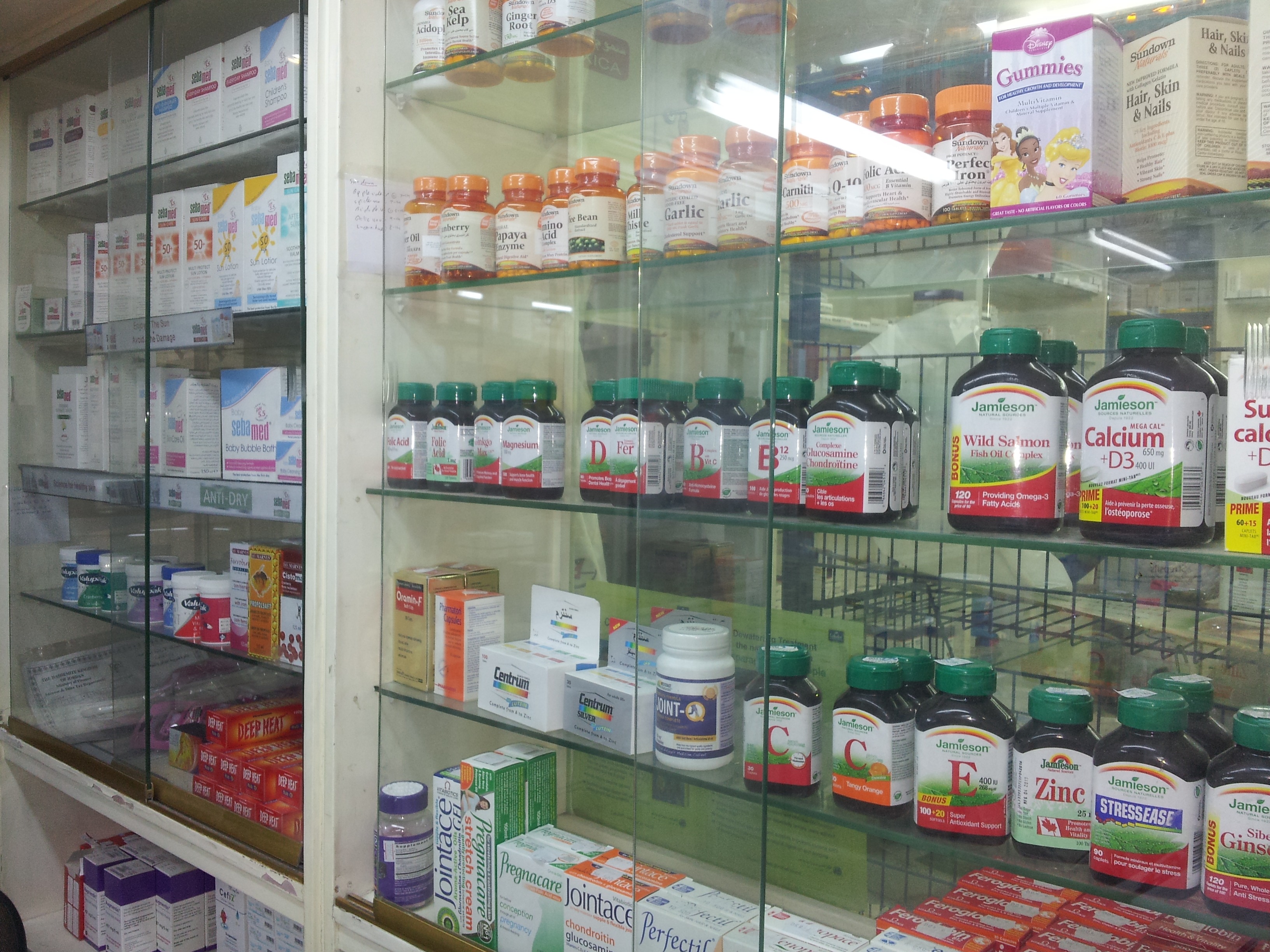 shelf, variation, closed, in a row, pill, medicine, transparent, glass, glass - material, prescription, food supplement, refrigerator, healthcare, pharmacy, HD Wallpaper