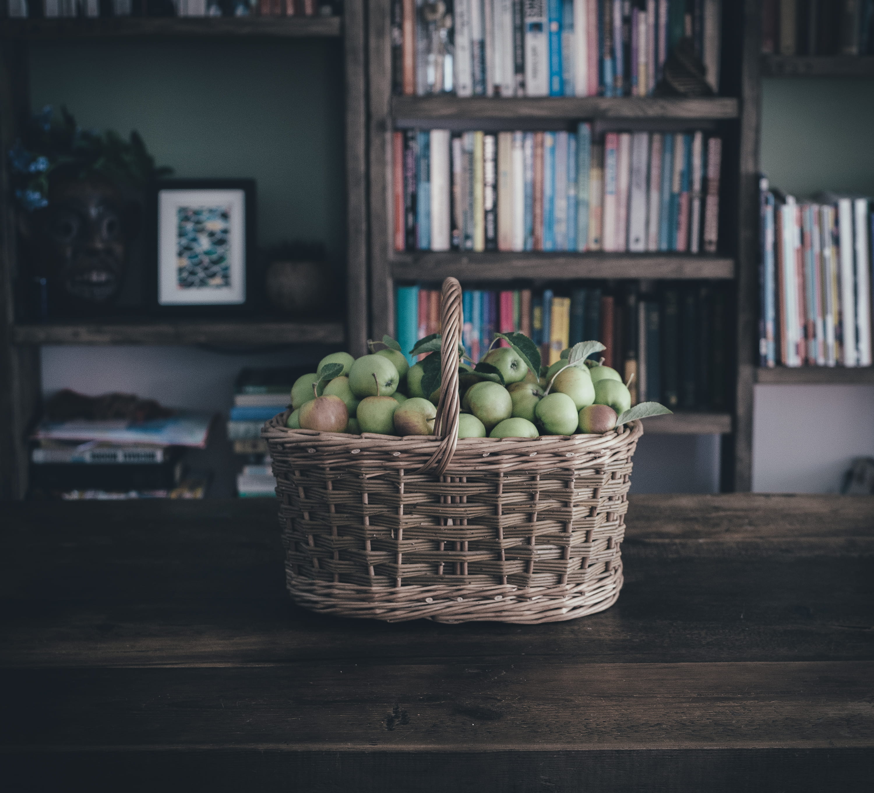 shelf, book, apple - fruit, food and drink, windfall, book case, apples, indoors, choice, wellbeing, basket, bunch, bookshelf, brown, no people, 2K, container, HD Wallpaper