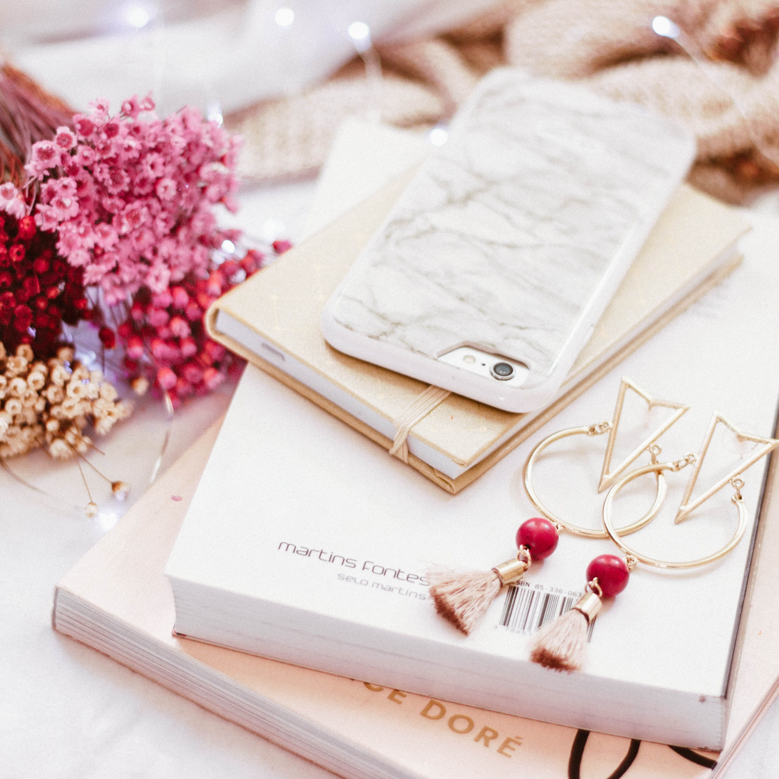 gift, jewellery, book, surface, indoors, bedroom, no people, top, marble, case, earring, white, 2K, jewelry, message, christmas ornament, emotion, phone, Phone HD Wallpaper