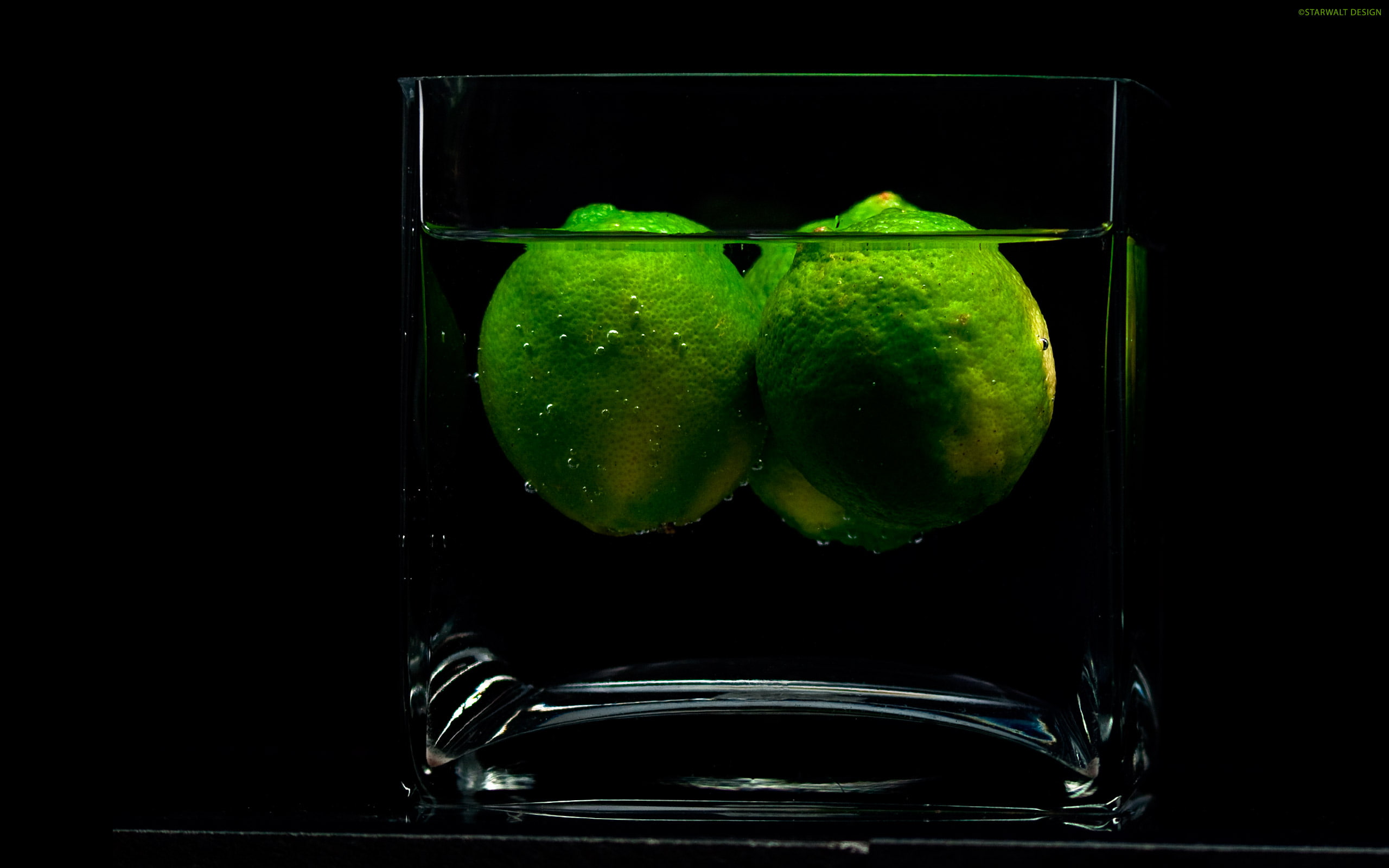 drink, healthy eating, no people, drinking glass, wellbeing, green color, lime, reflection, studio shot, black background, still life, food, close-up, glass - material, HD Wallpaper