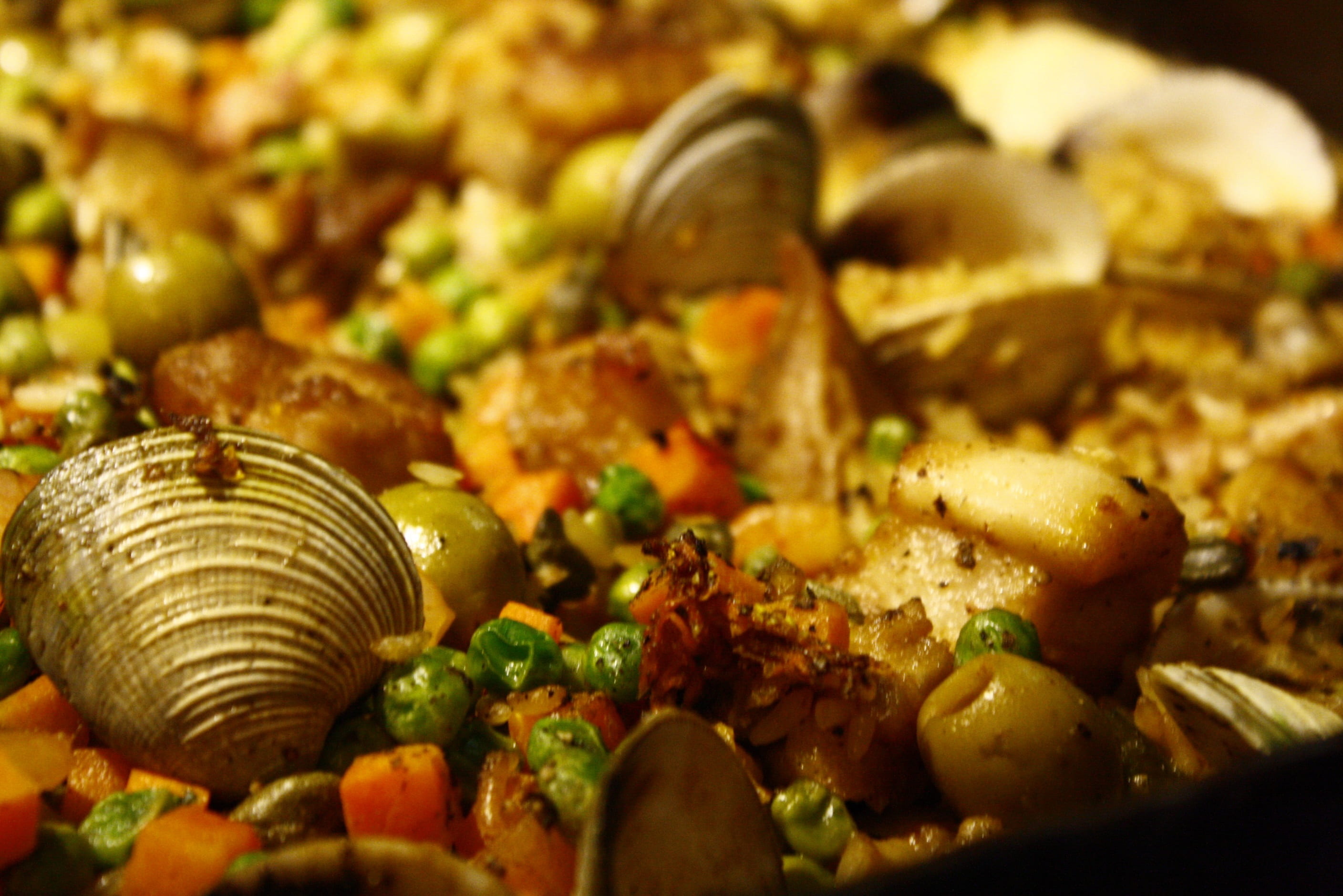 paella, delicious, vegetables, selective focus, food and drink, peas, animal, seafood, fish, gourmet, eat, indoors, no people, food, wellbeing, freshness, HD Wallpaper