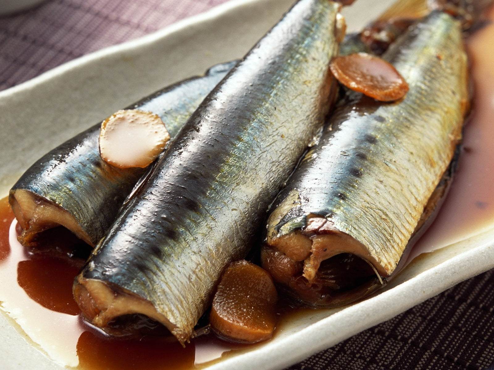 ready-to-eat, animal, cooked, close-up, vertebrate, lemon, no People, freshness, prepared Fish, sardine, raw Food, high angle view, plate, seafood, 720P, HD Wallpaper