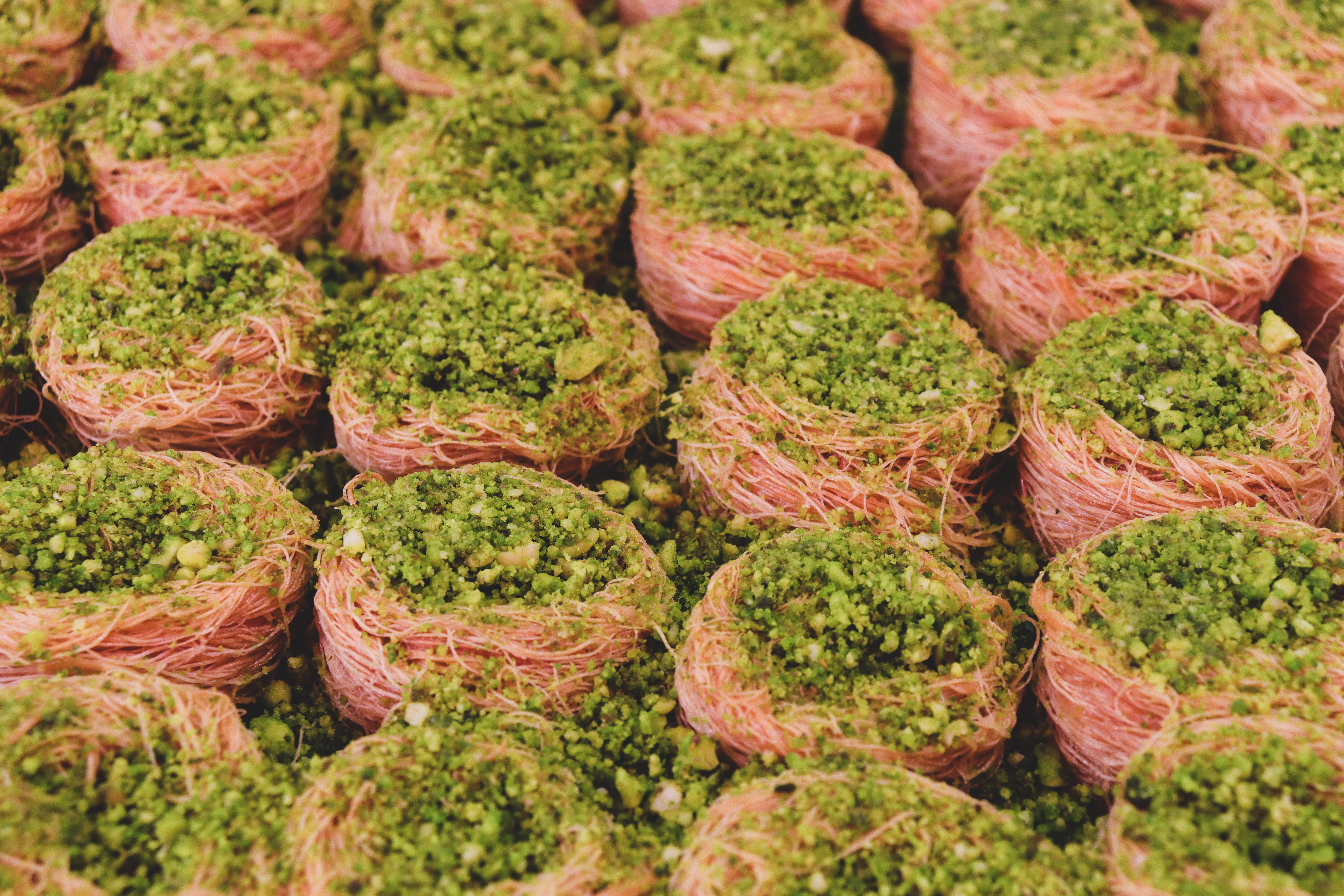 sale, lettuce, shop, sandwich wrap, choice, food, green color, grocery store, healthy eating, moss, for sale, indoors, seasoning, pork, meal, large group of objects, HD Wallpaper