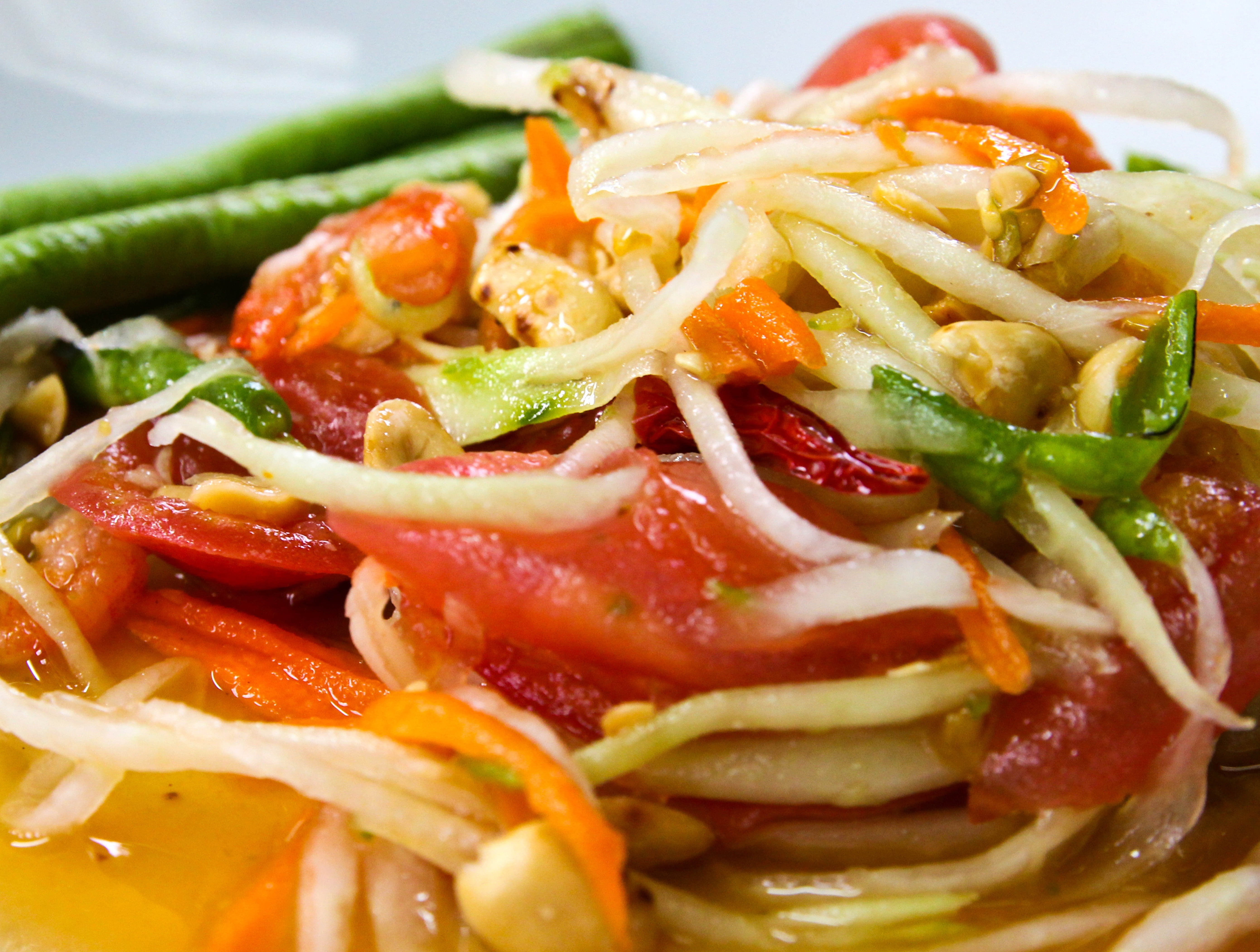 wood - Material, herbs, spaghetti, dinner, studio Shot, entree, meal, vegetables, freshness, plate, onion, meat, healthy Eating, bell Pepper, food And Drink, HD Wallpaper