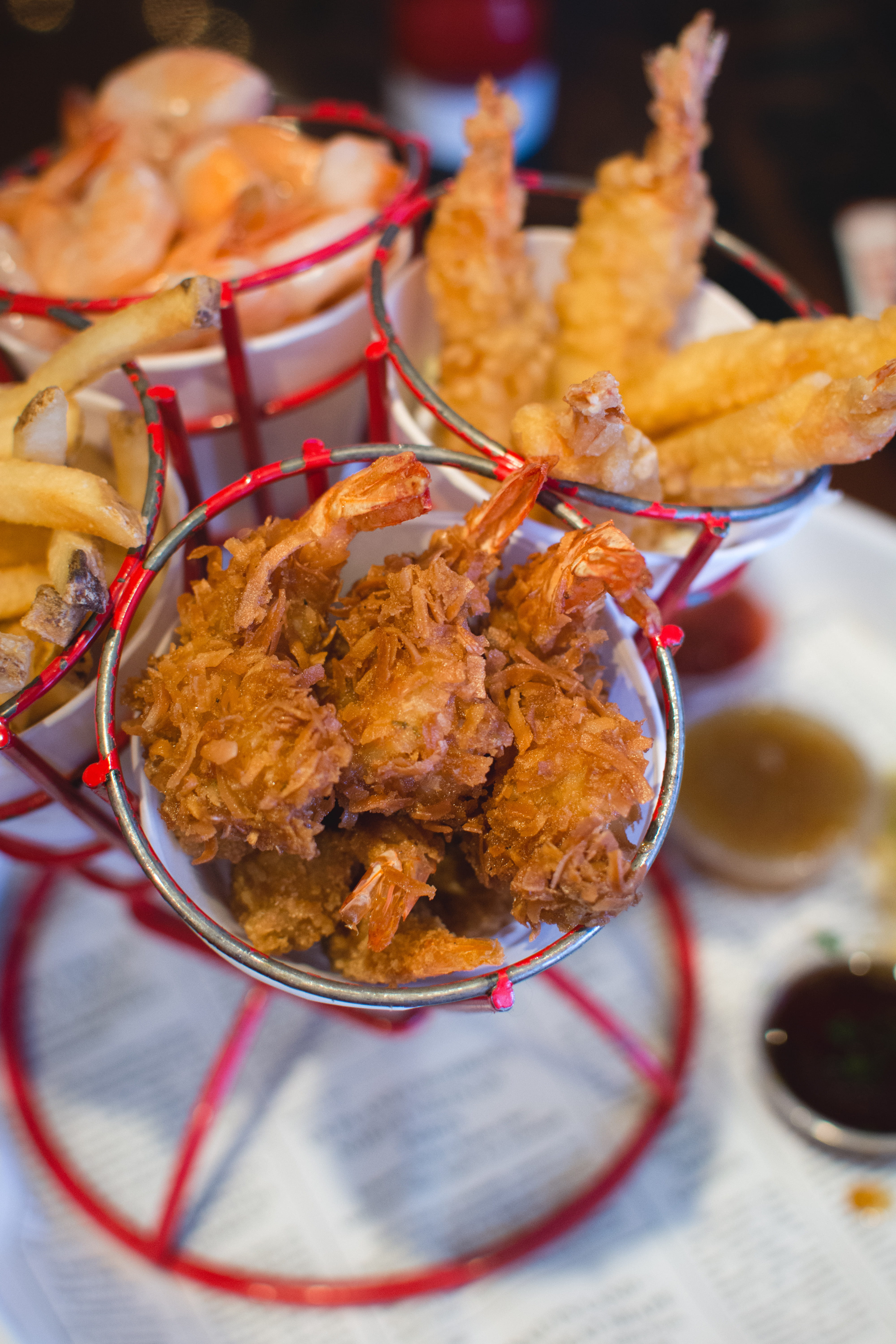 shrimps, bubba, bowl, fried, gourmet, no people, meat, appetizer, close up, dinner, seafood, meal, restaurant, table, lunch, freshness, temptation, unhealthy eating, Phone HD Wallpaper