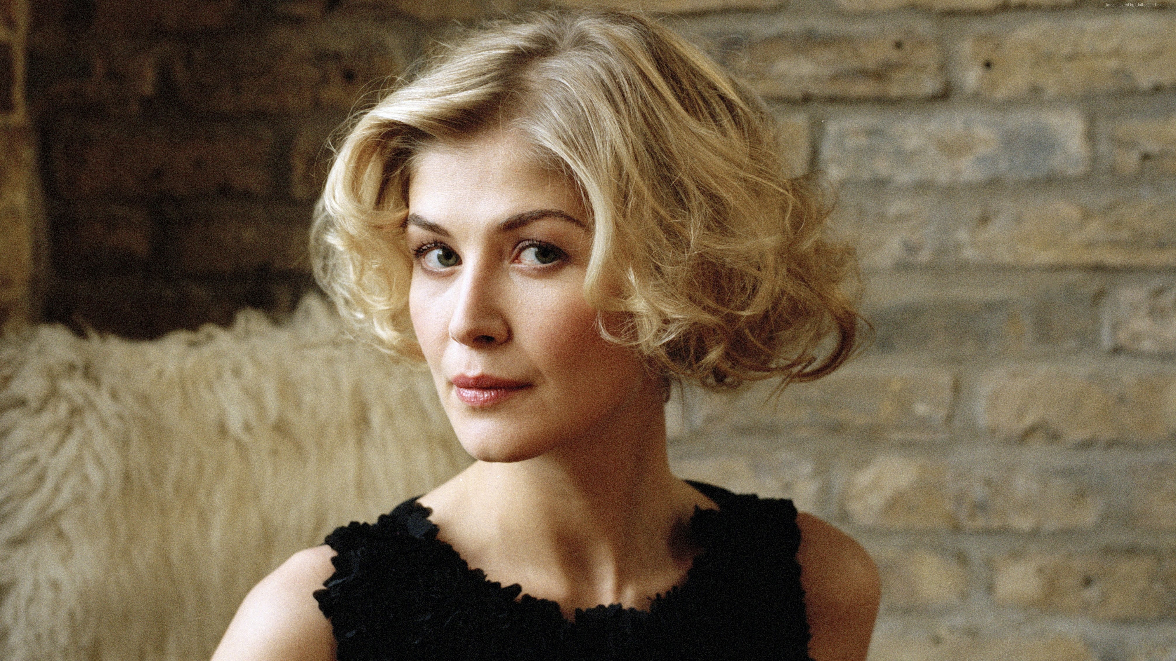 4K, Rosamund Pike, Actress, blonde, red dress, balcony, reflection, sitting, HD Wallpaper