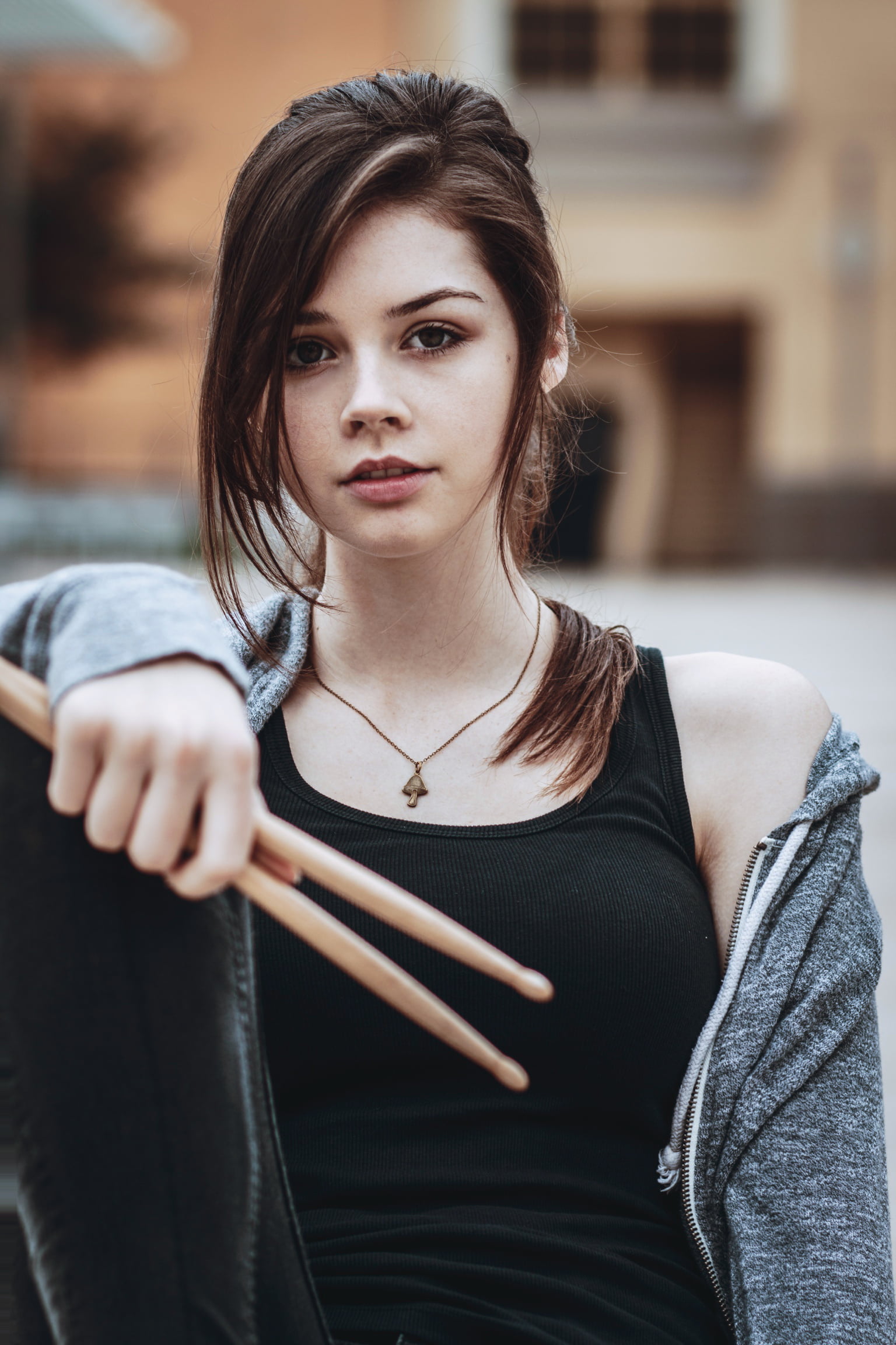 drumstick, women, 1080P, brunette, singer, Elise Trouw, Phone HD Wallpaper