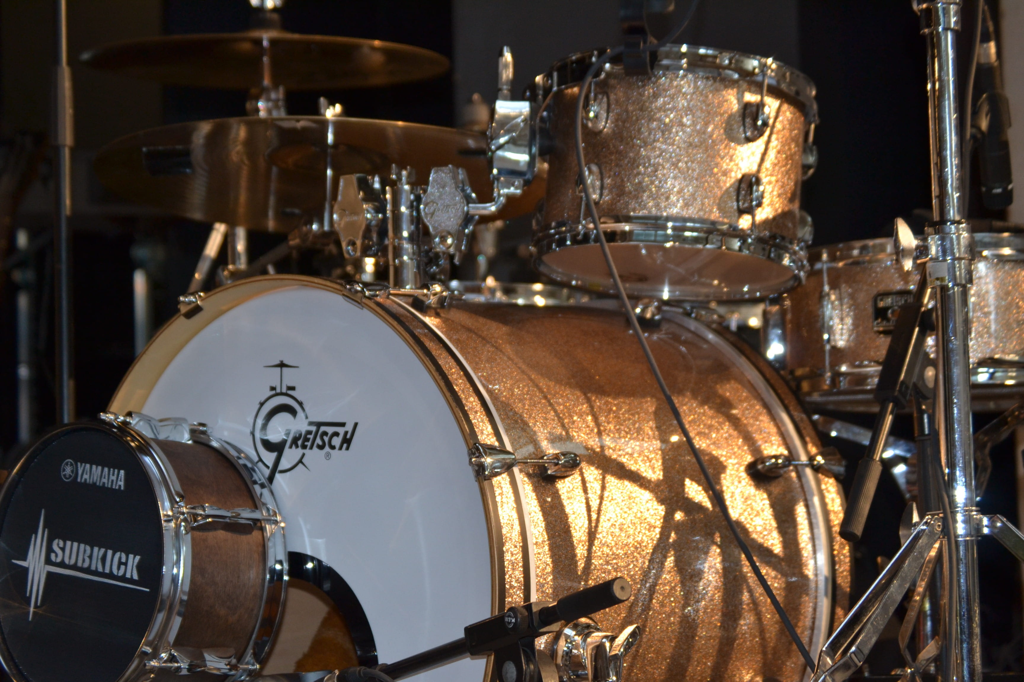 brown, drumstick, shiny, metal, gold, close-up, rock, enjoyment, jazz, percussion instrument, cymbal, drums, indoors, 2K, day, set, arts culture and entertainment, HD Wallpaper