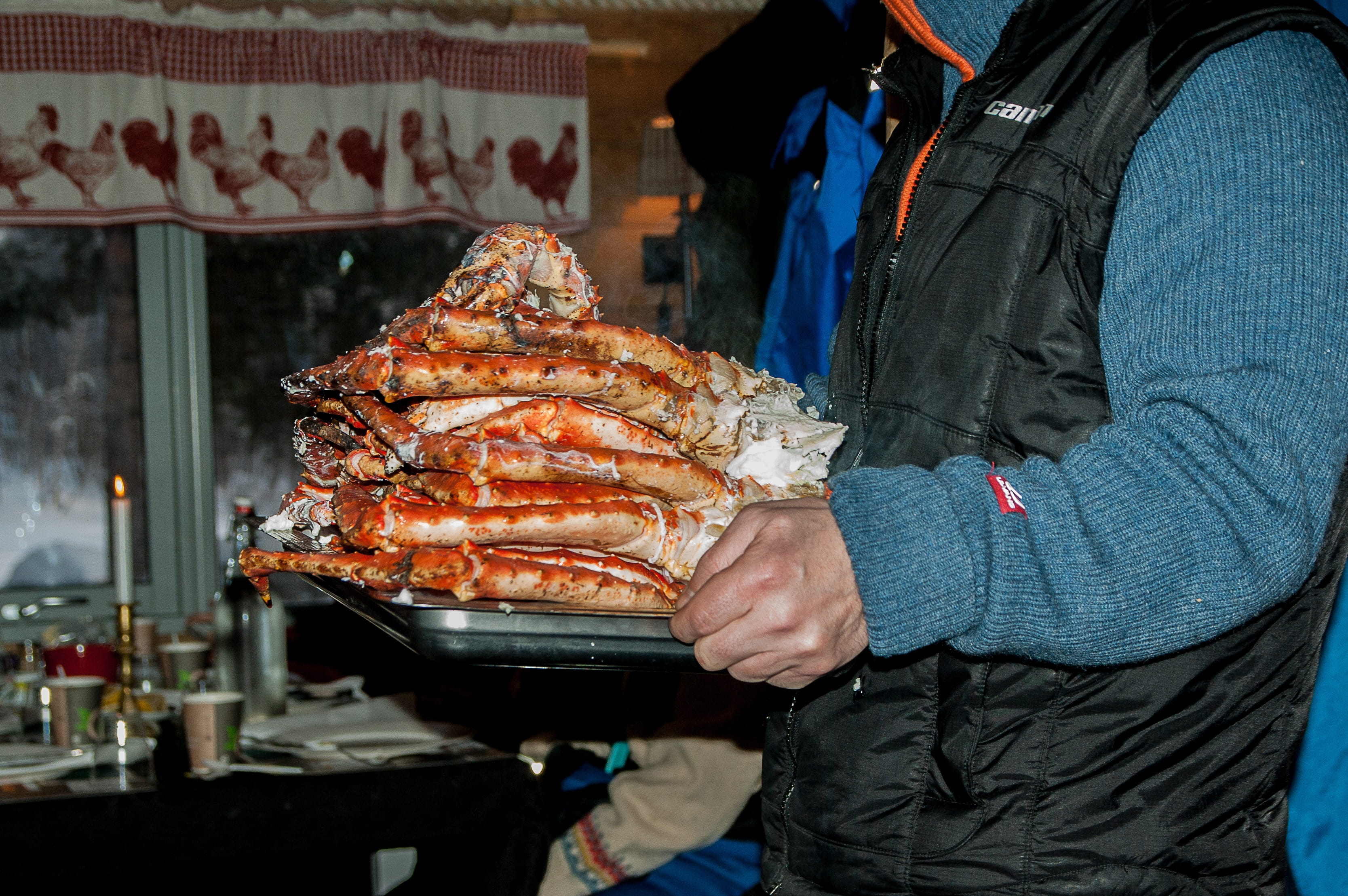 outdoors, roasted, Norway, preparing food, people, one man only, grilled, fishing, adults only, Crustaceans, standing, food and drink, food, meat, King Crab, HD Wallpaper