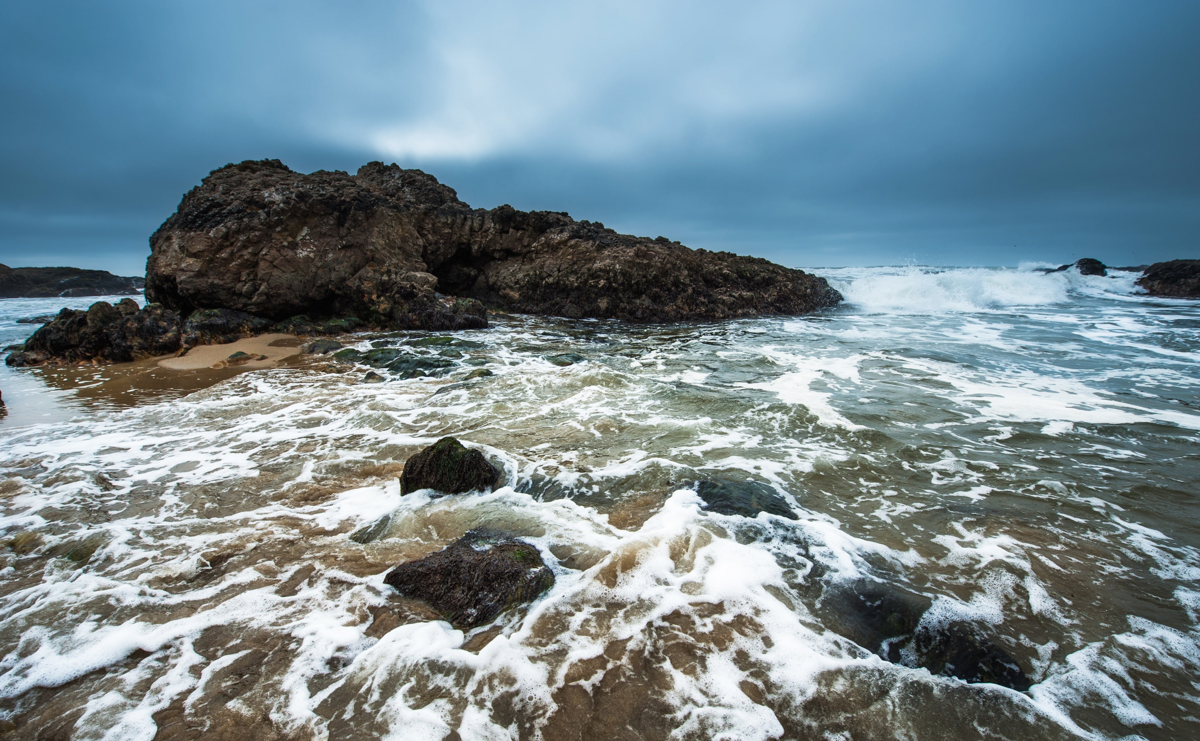 4K, surfing, tempest, Pacific, power in nature, pescadero state beach, cloud - sky, sky, solid, land, day, water, outdoors, sea, pescadero, rock formation, HD Wallpaper