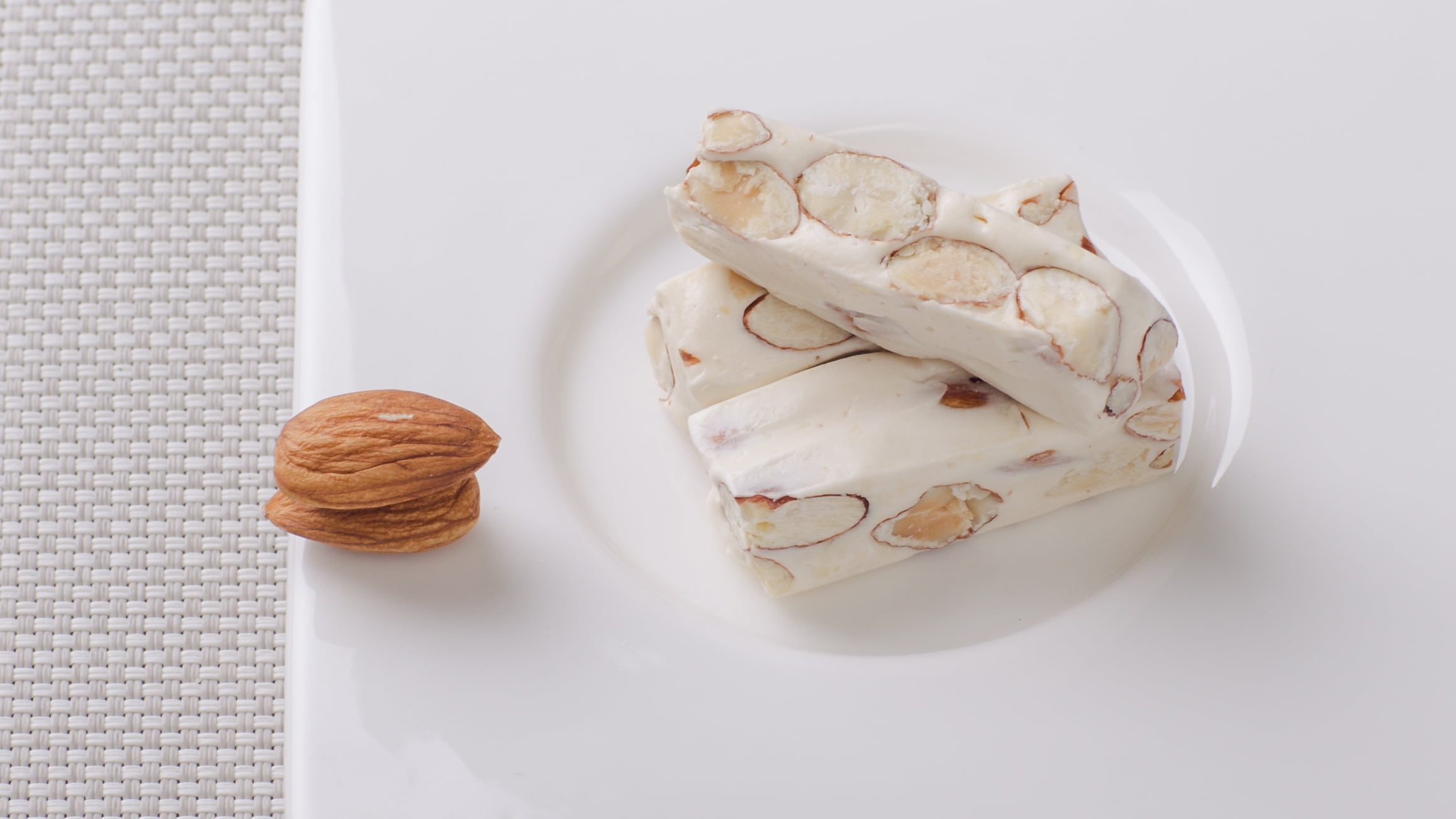 crumpled paper, sweet, temptation, no people, dessert, nut, day, snack, 1080P, bad habit, wellbeing, freshness, food, almond, indoors, baked, nougat, dim sum, HD Wallpaper