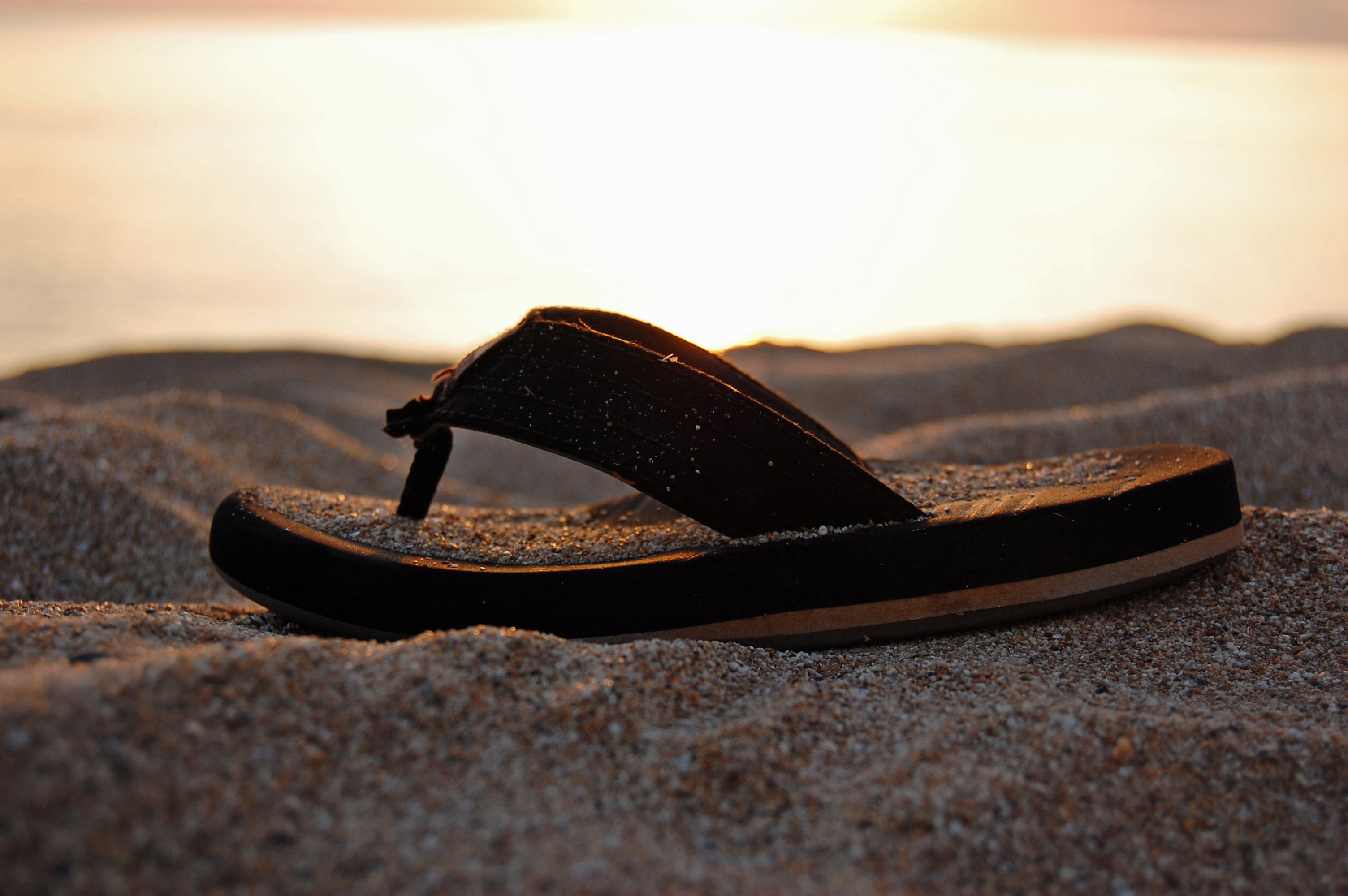 flops, brown, unpaired, fashion, shoe, flip flops, slipper, flip, summer, sunset, nikon  d40, sand, sandal, beach, sum, 2K, ocean  water, hawaii, HD Wallpaper