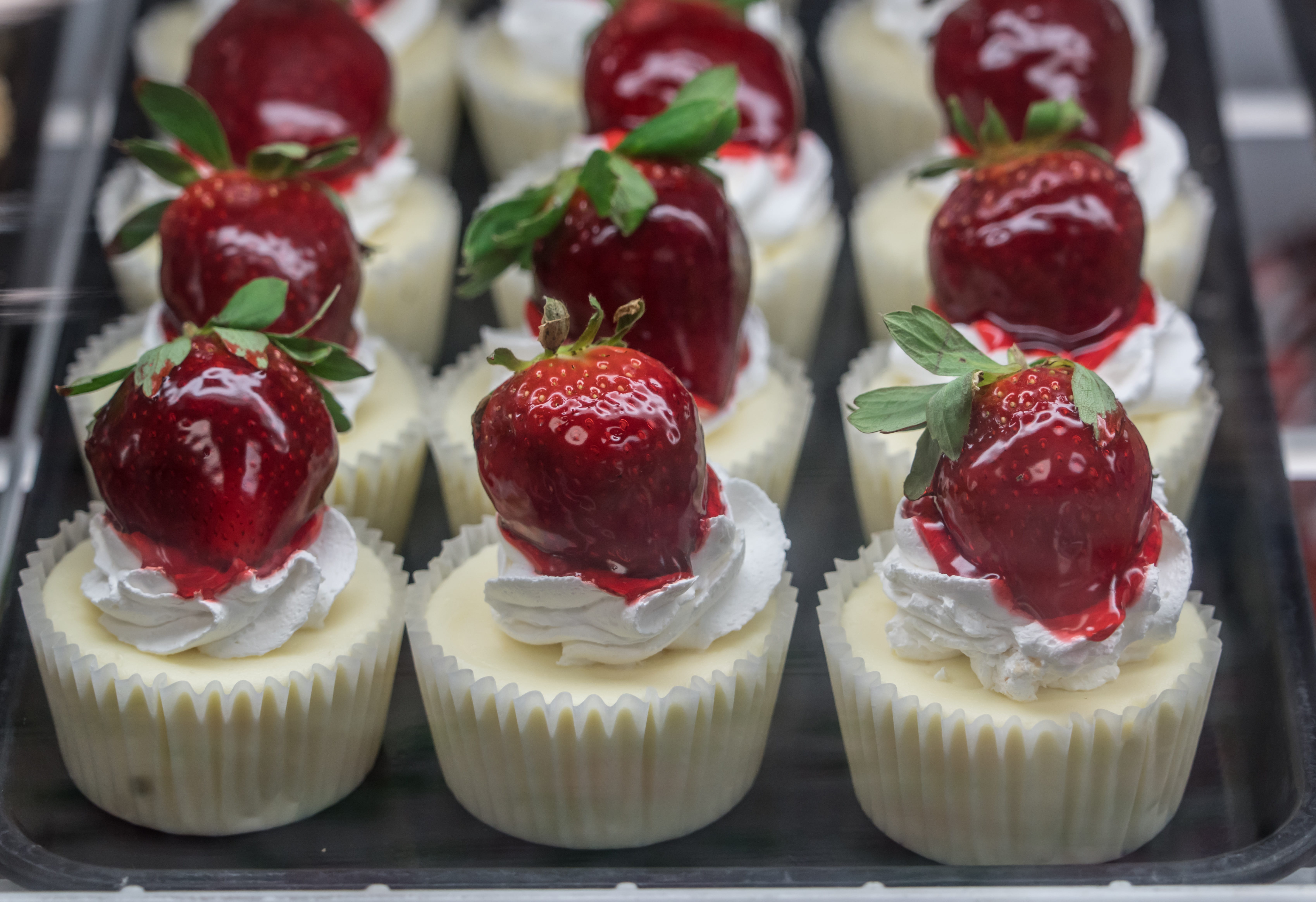indoors, Cake, food and drink, eating, in a row, close-up, organic, natural, snack, fresh, cupcake, baked pastry item, no people, Food, red, indulgence, HD Wallpaper