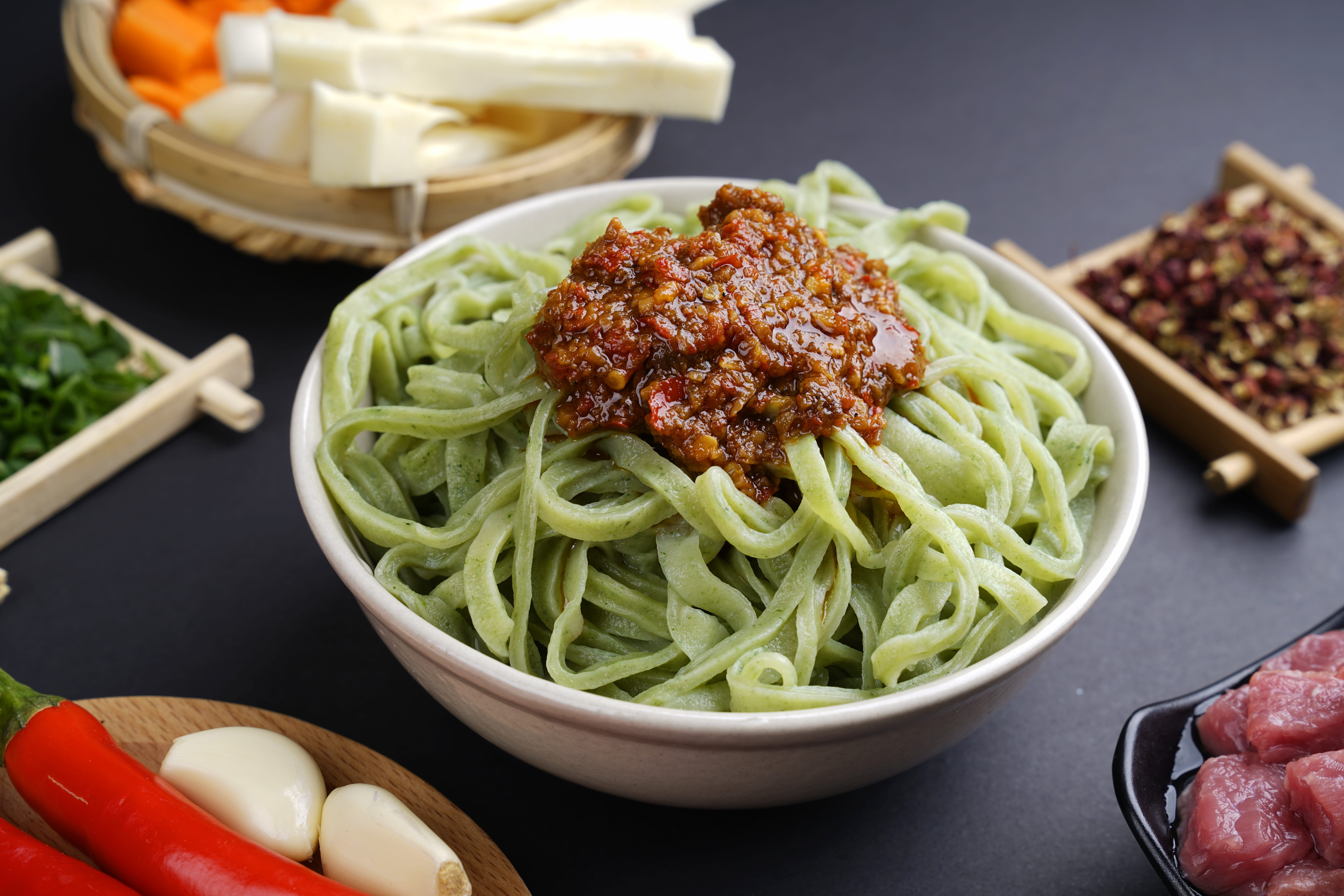 food and drink, herb, italian food, ready-to-eat, meal, sauce, dinner, minced, pasta, food, noodles, wellbeing, healthy eating, spaghetti, ground beef, HD Wallpaper