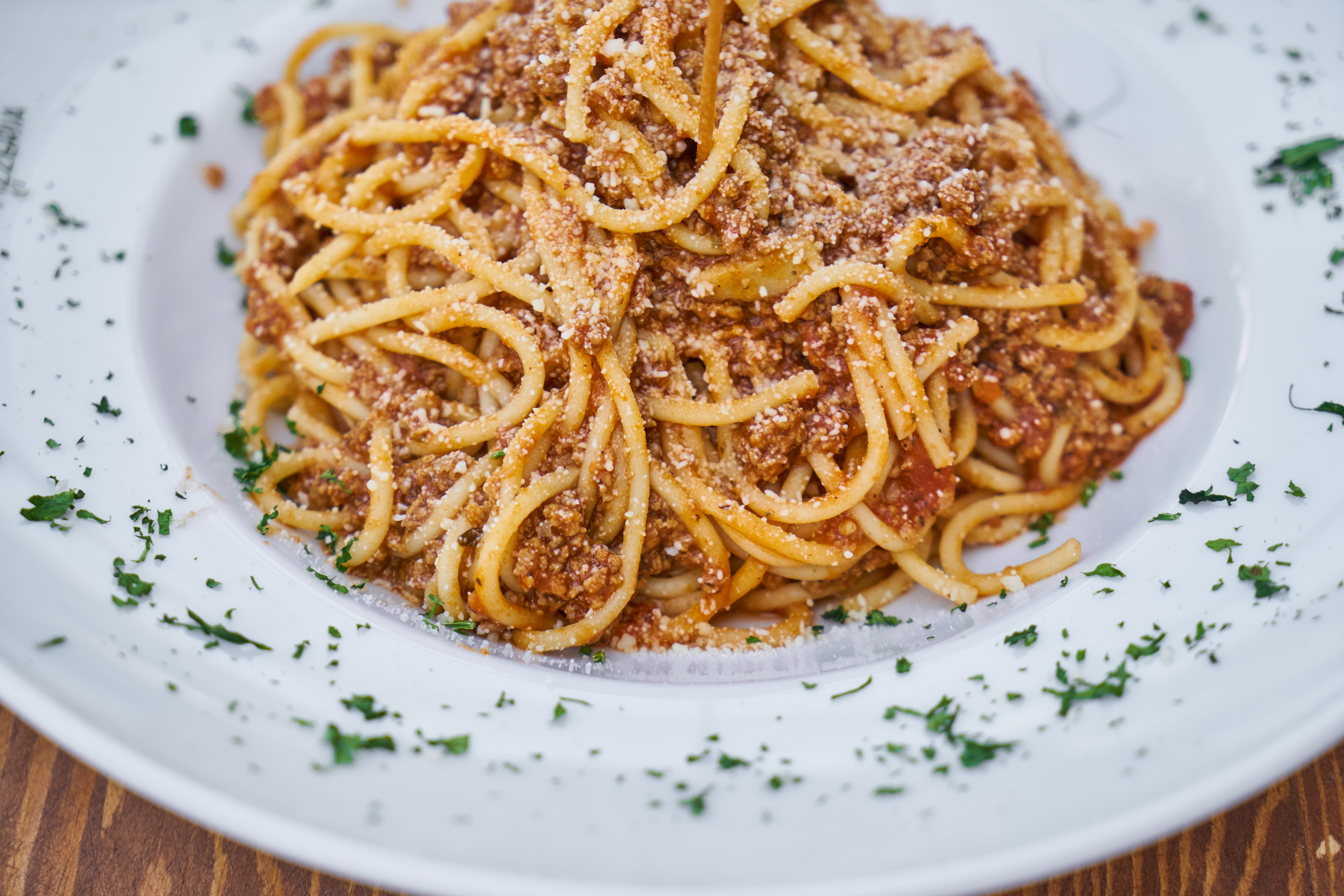 crockery, detail shots, copy space, hot, close-up, indoors, herb, pepper, garnish, natural, high angle view, horizontal, vivid color, spaghetti, cheese, HD Wallpaper