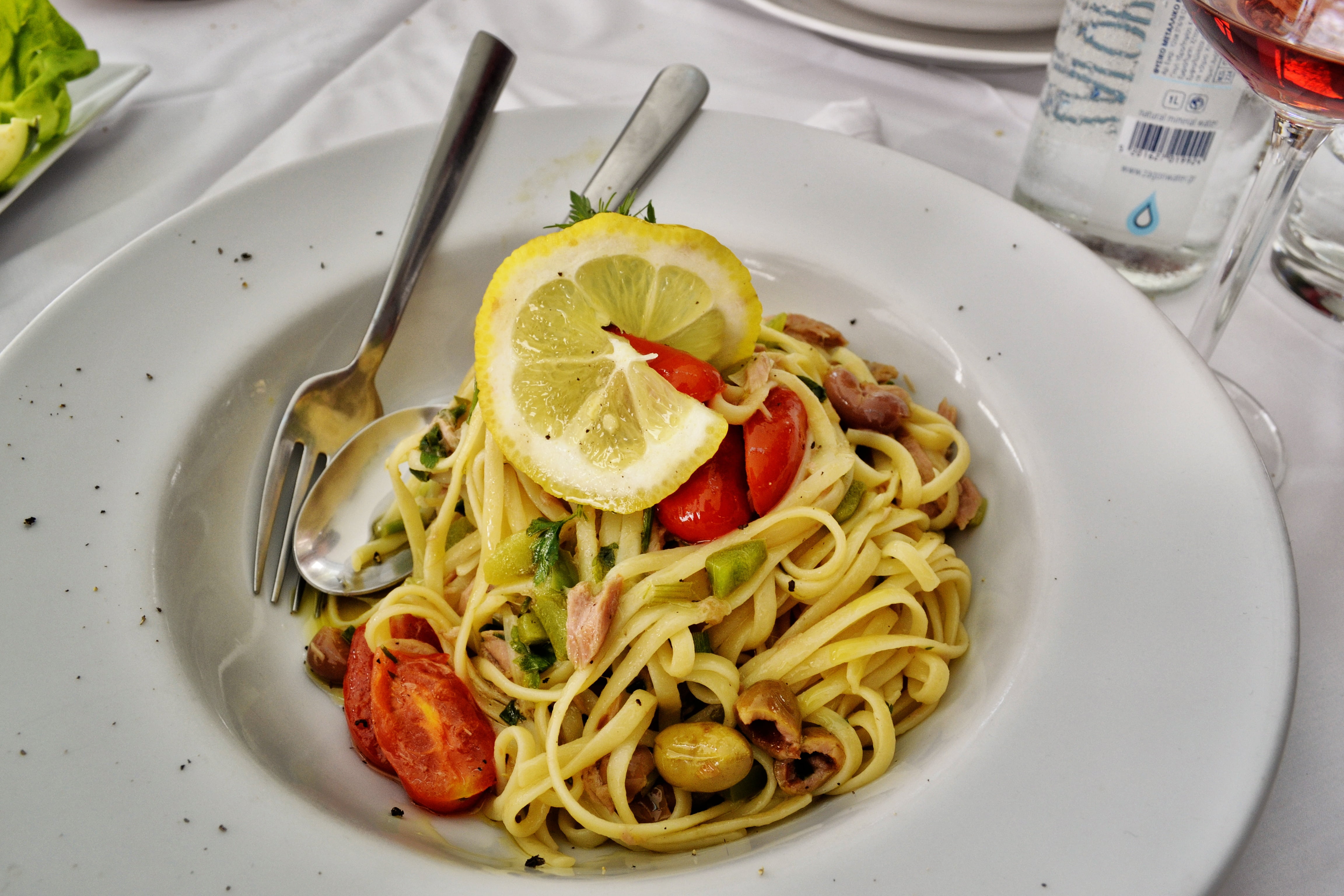 sliced, plate, wellbeing, garnish, tuna, temptation, prepared, olives, cooked, italian, still life, healthy, spaghetti, freshness, sea, 4K, pepper, spice, HD Wallpaper