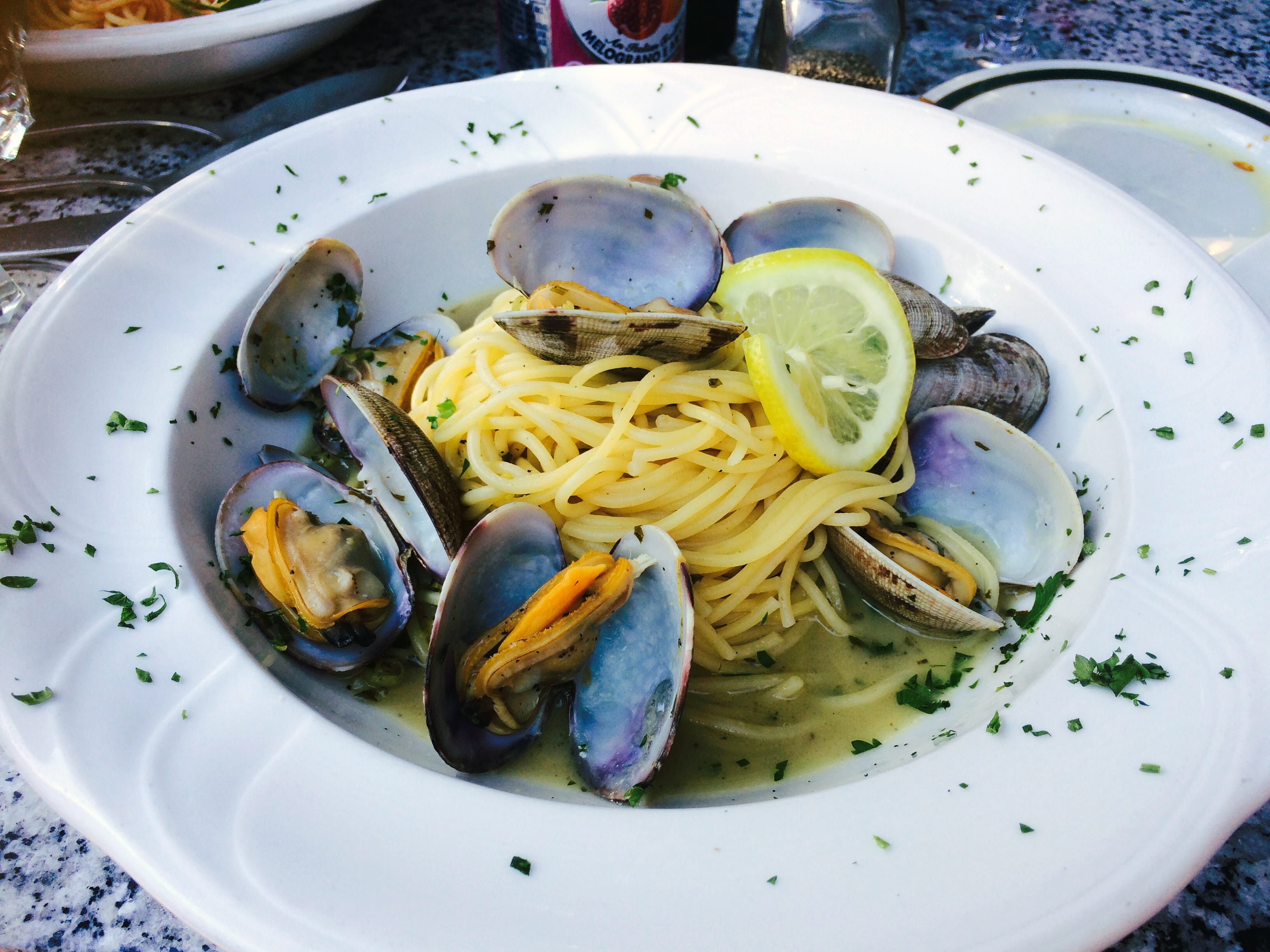Linguini, vegetable, seafood, linguini bongole, food and drink, no people, spaghetti, wellbeing, kitchen utensil, pasta, ready-to-eat, freshness, indoors, HD Wallpaper