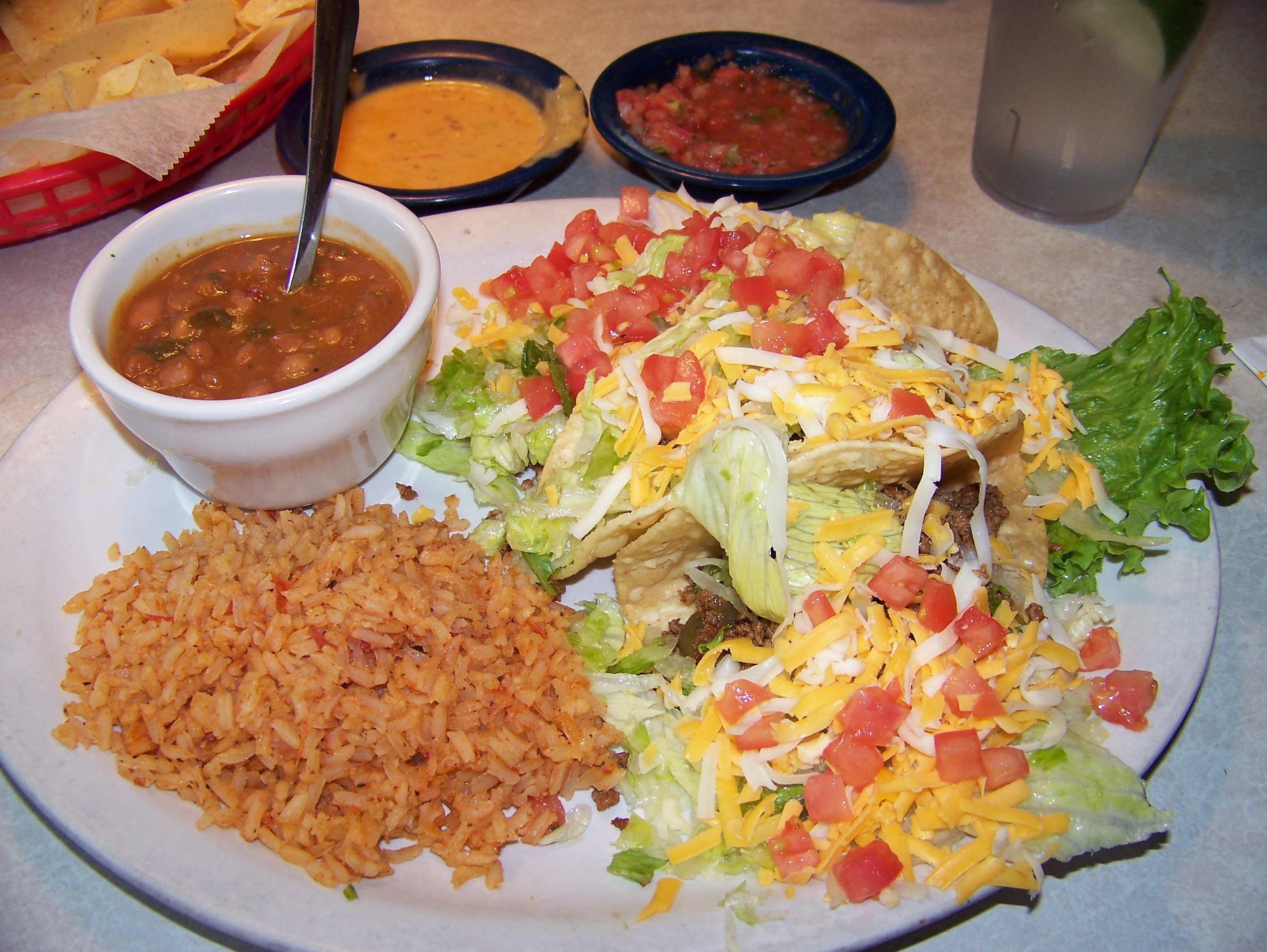indoors, garnish, serving size, bowl, food, table, healthy eating, meat, meal, high angle view, crockery, temptation, tacos, mexican food, taco, food and drink, HD Wallpaper