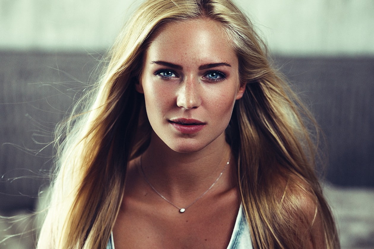 women, 480P, contemplation, hairstyle, face, hair, teenager, depression - sadness, blonde, adult, serious, beautiful woman, beauty, one person, portrait, HD Wallpaper