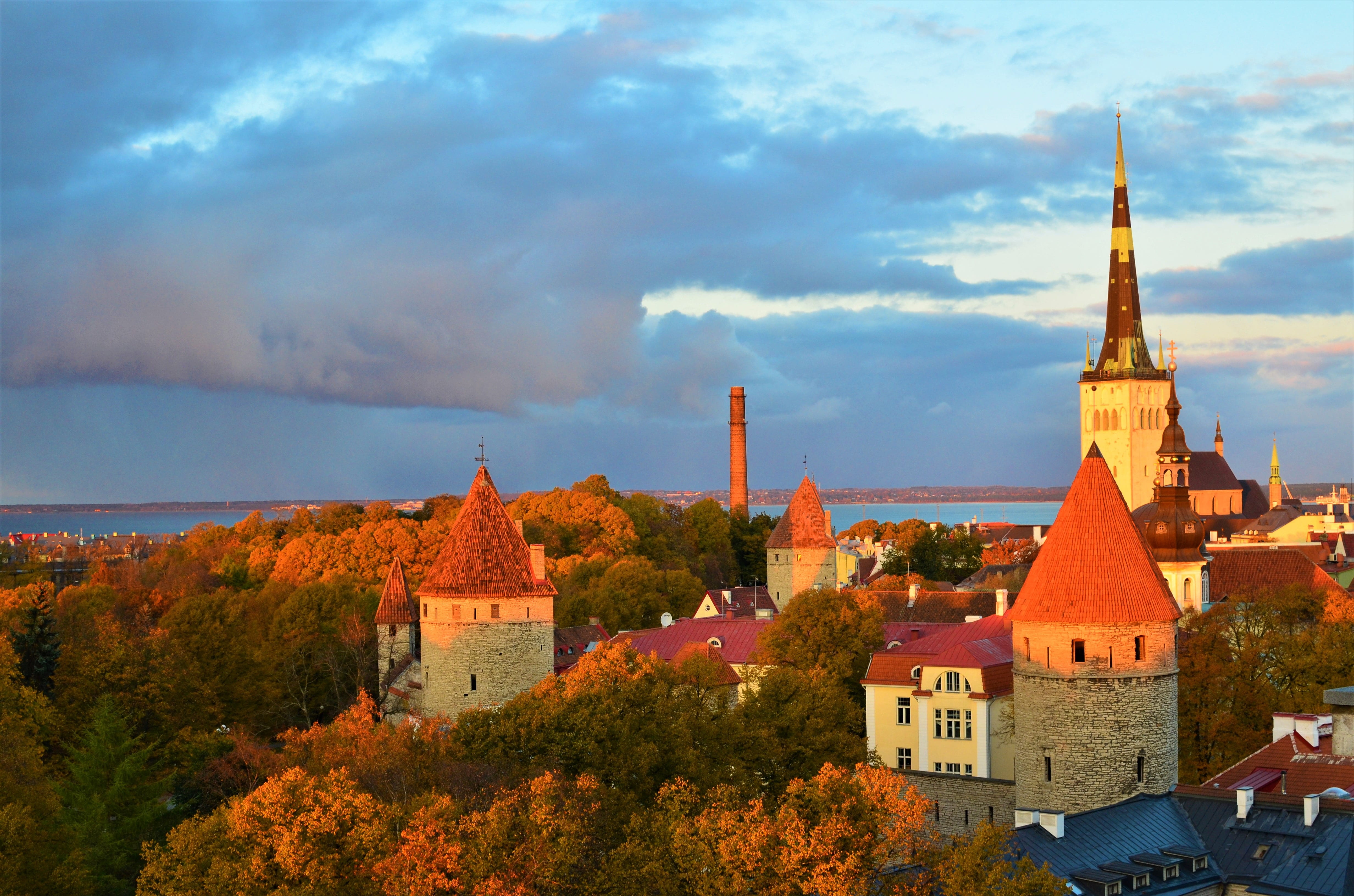 belief, change, history, religion, city, architecture, building, place of worship, residential district, sky, tree, nature, plant, cloud - sky, estonia, HD Wallpaper