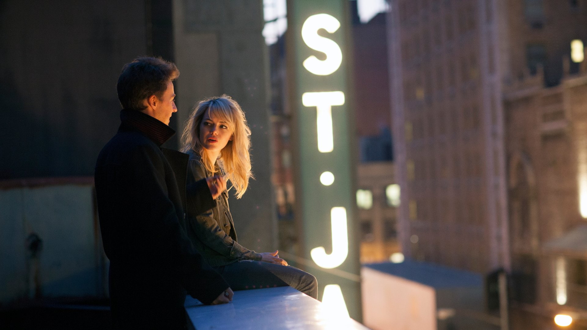 happiness, Movie, togetherness, Edward Norton, warm clothing, Mike (Birdman), Emma Stone, night, adult, building exterior, couple - relationship, love, HD Wallpaper