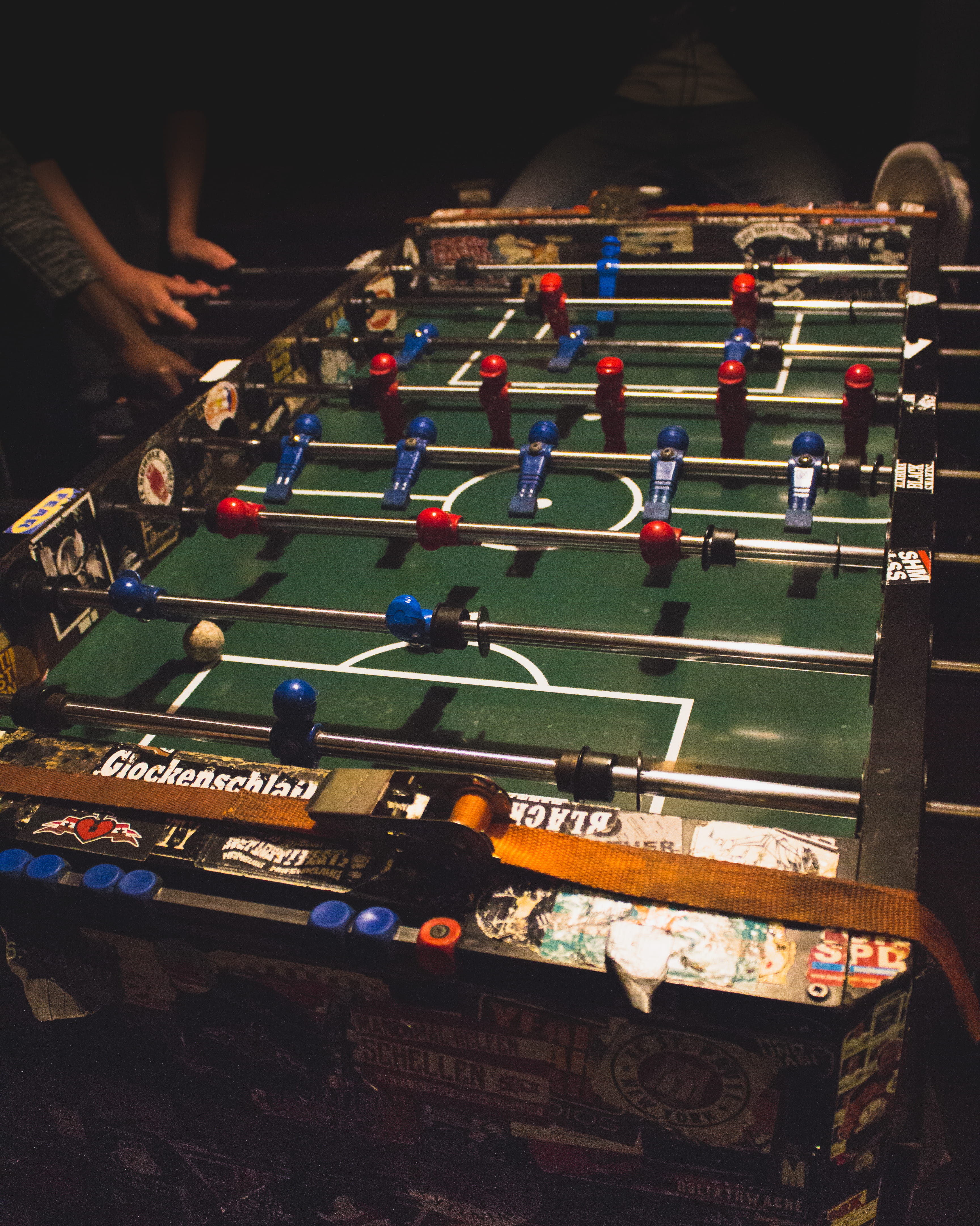 indoors, dark, 4K, foosball, soccer, high angle view, playing, people, st. pauli, leisure activity, night, table, game, human hand, team sport, large group of objects, Phone HD Wallpaper