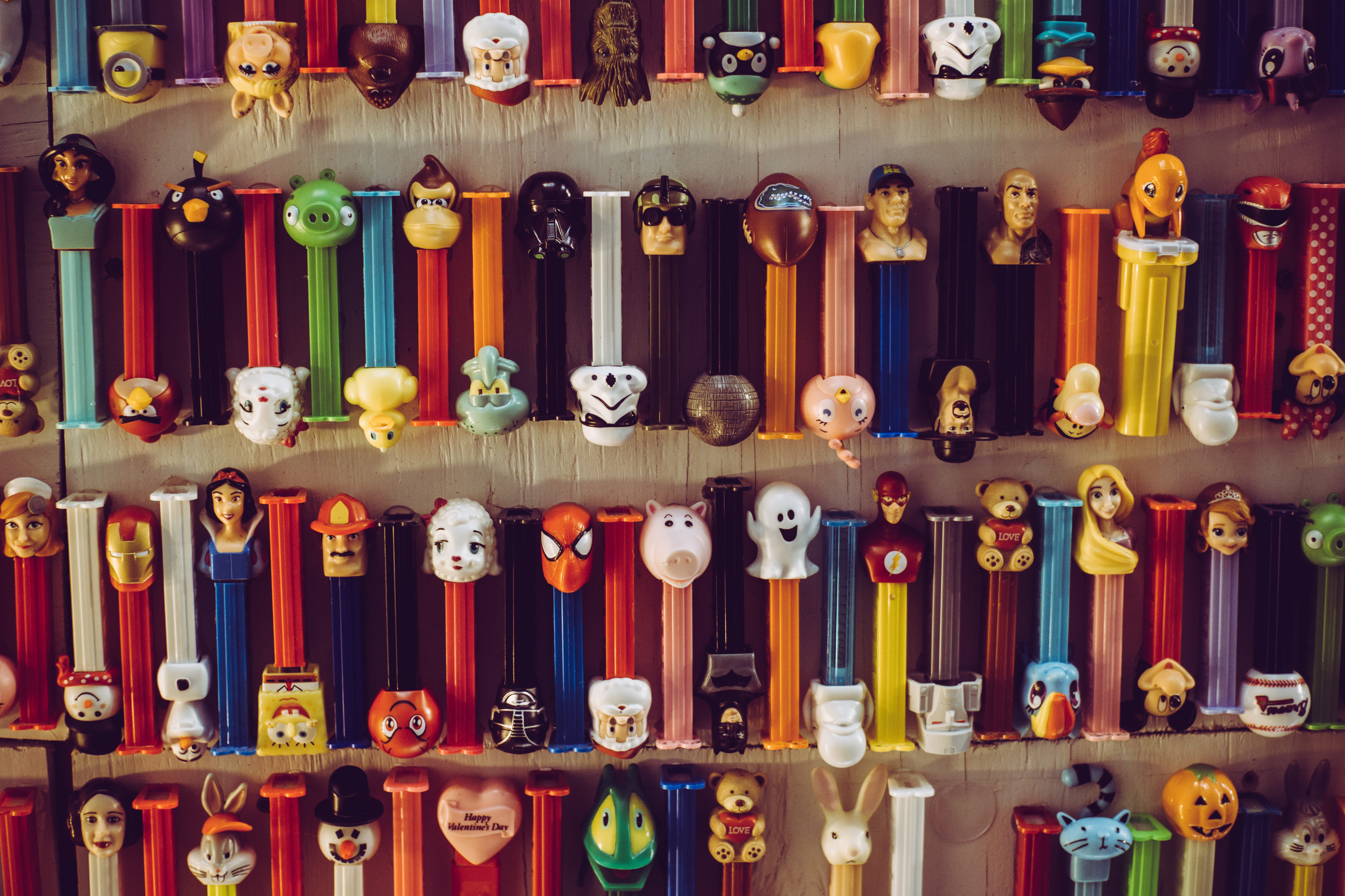 the hangout, abundance, arrangement, spiderman, order, side by side, close-up, beach, container, no people, HD Wallpaper