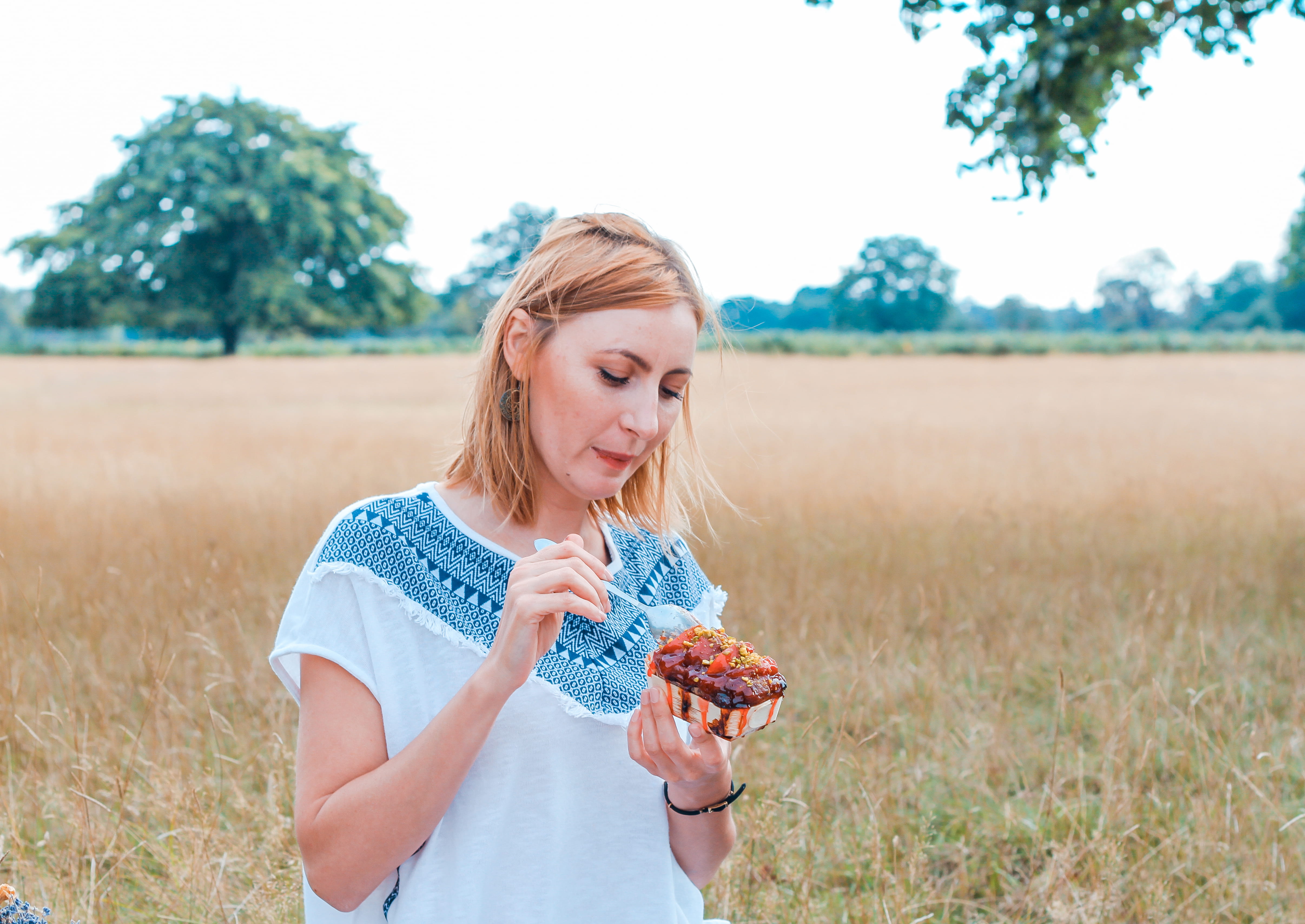 nature, 4K, hair, wood, outdoors, farm, agriculture, one person, beautiful woman, blond hair, food and drink, plant, wellbeing, hairstyle, wild life, young adult, HD Wallpaper