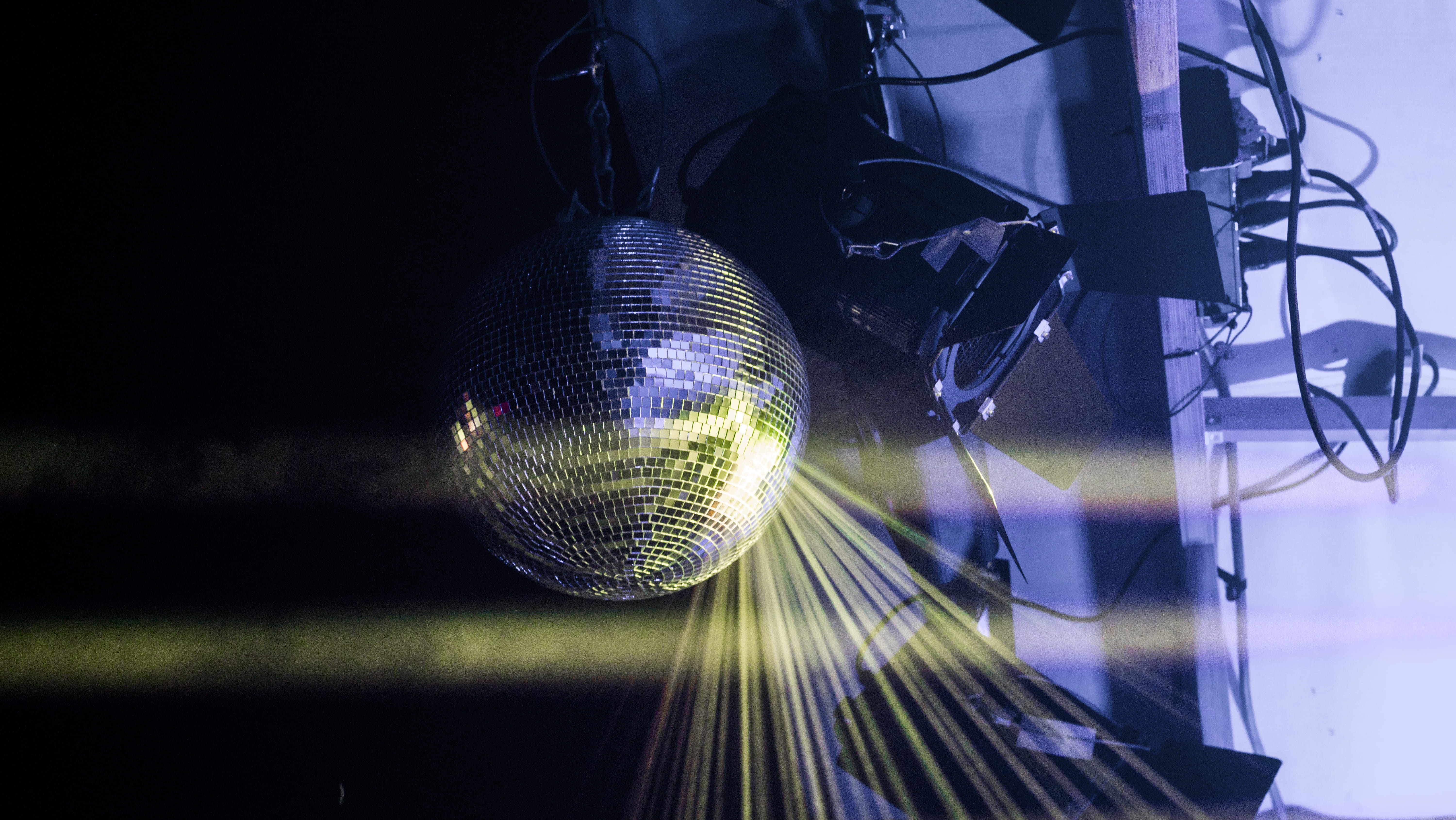reflecting, glitzer, backgrounds, blink blink, strahlen, performance, equipment, nightclub, silver, night, licht, illuminated, disco dancing, technology, HD Wallpaper