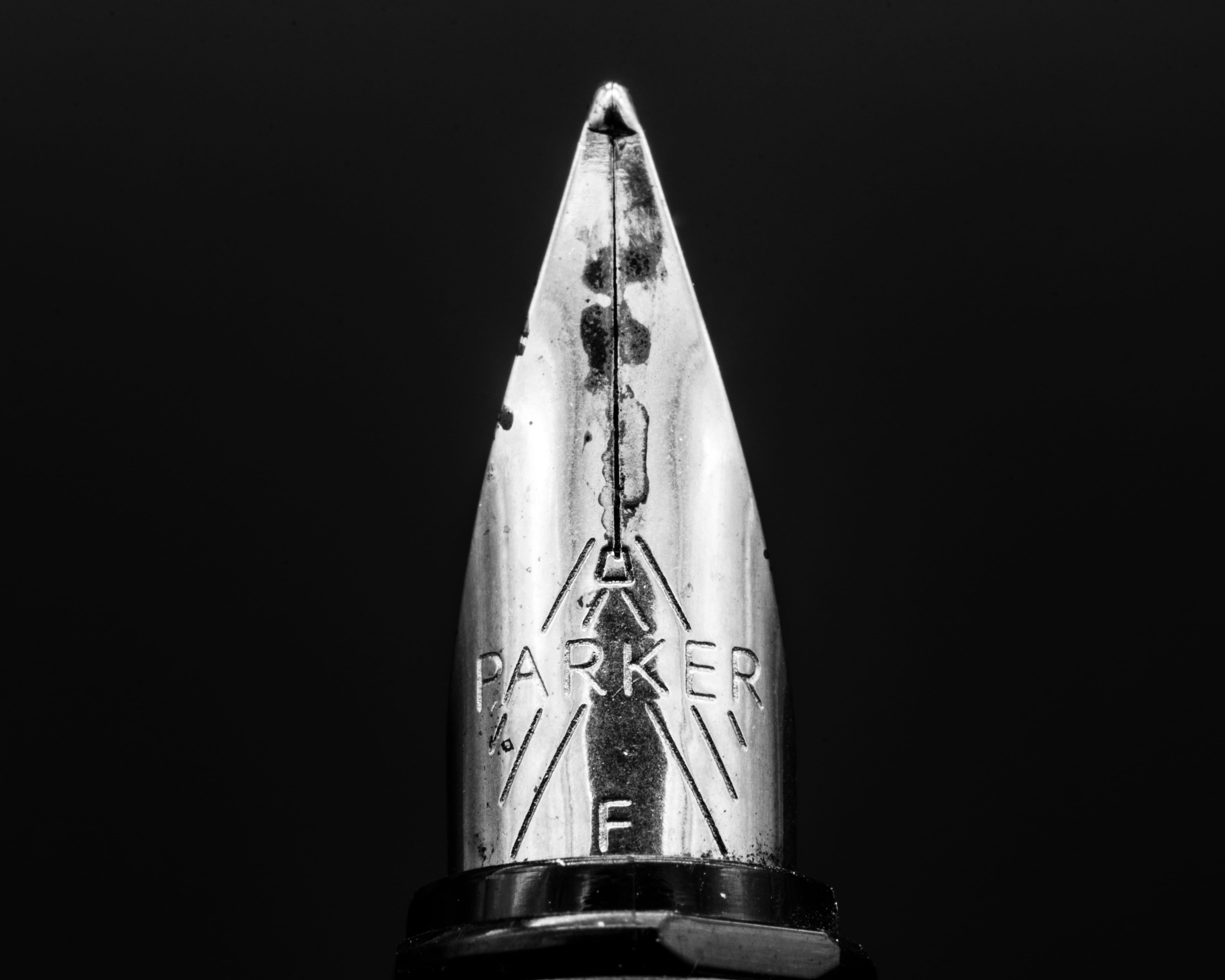 cut out, dagger, architecture, bottle, metal, no people, krasnodar, spirituality, weapon, glass - material, 4K, ivory, old, single object, blade, religion, HD Wallpaper