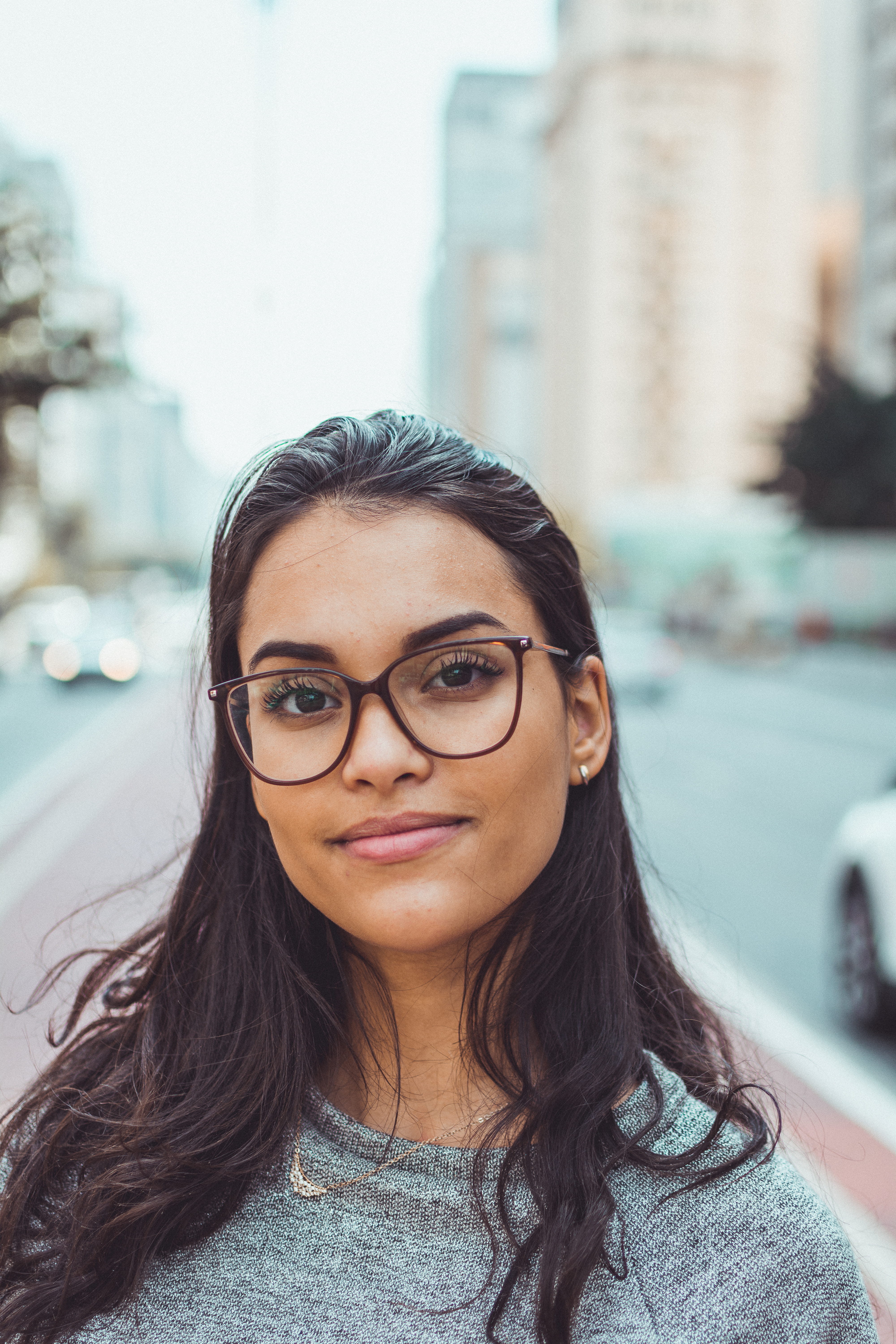 architecture, style, fashion, portrait, photography, long hair, skin, lifestyles, woman, city, young, pretty, person, photoshoot, smiling, close-up, building exterior, Phone HD Wallpaper