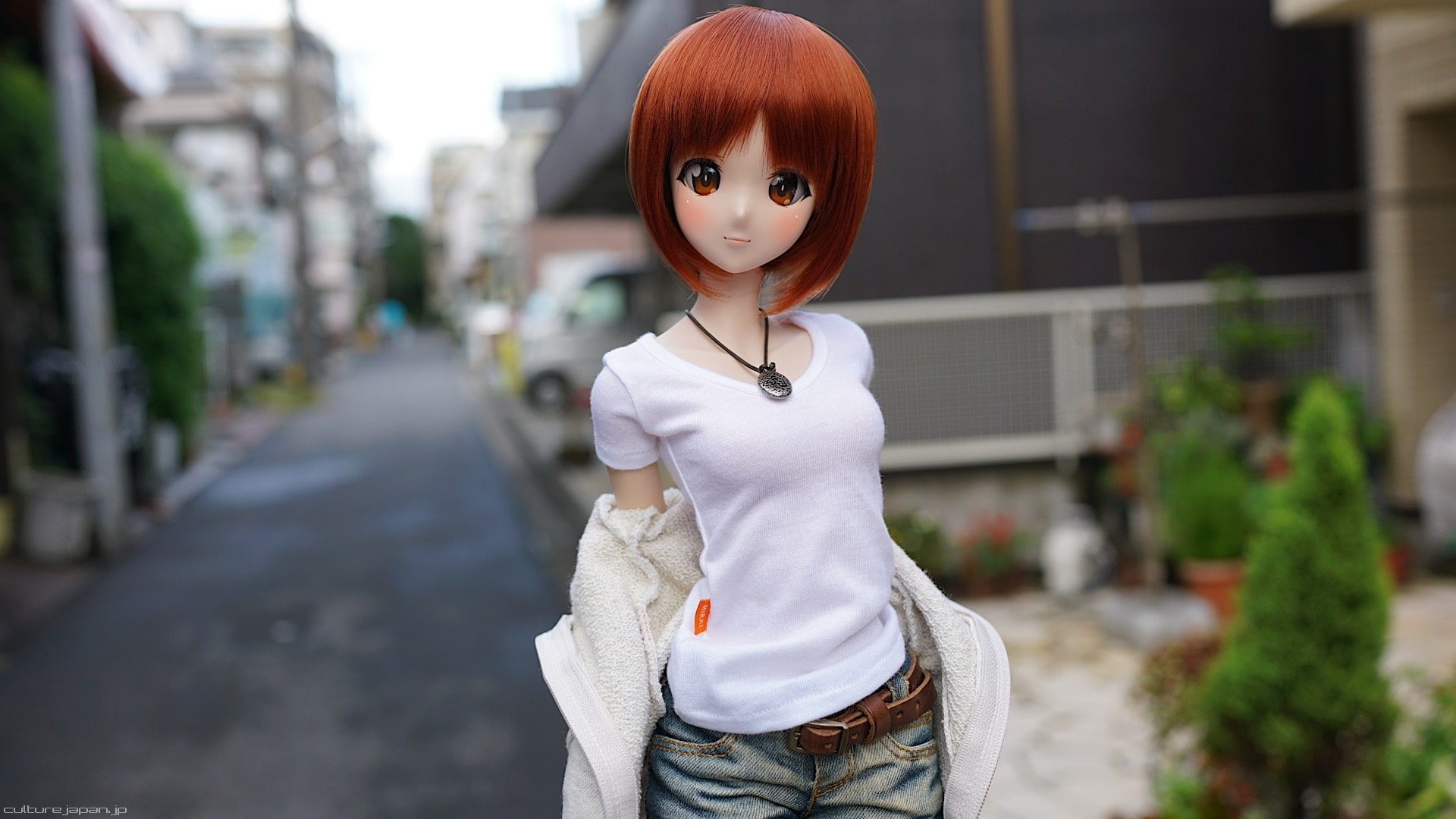 street, redhead, smart-doll, toys, sweater, 1080P, t-shirt, jeans, doll, belt, shorts-hair, HD Wallpaper
