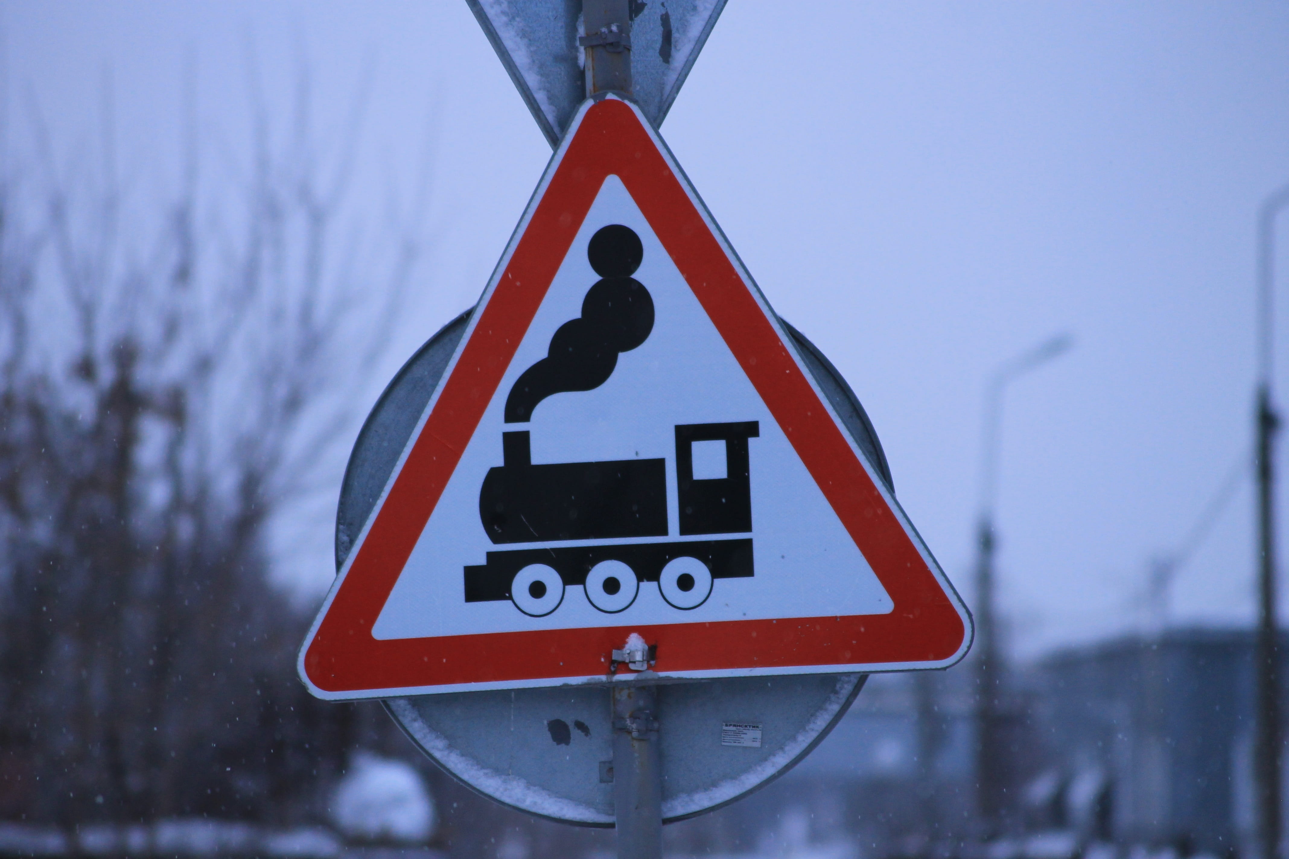 nature, road, icon, street, warning sign, red, communication, sky, focus on foreground, sign, snowing, triangle shape, snow, information, guidance, shape, HD Wallpaper