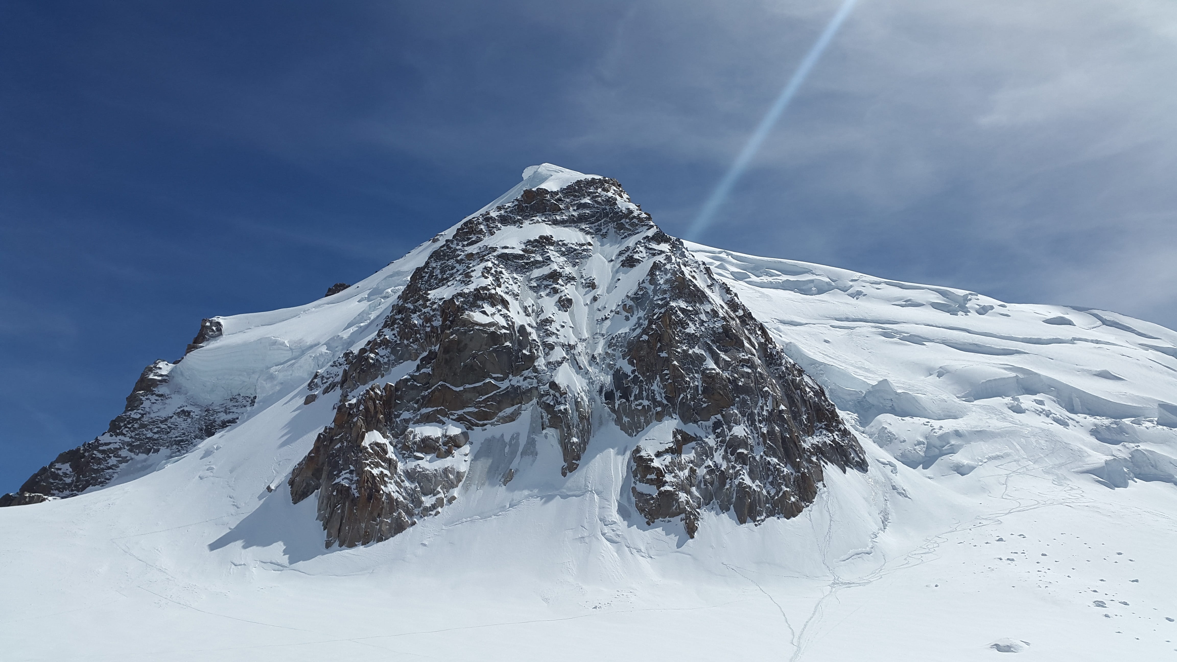 scenics, triangle du tacul, tacul, alpine, mountain range, high mountains, tranquility, sky, sport, high, mountain peak, nature, Mont Blanc Du Tacul, mountaineering, HD Wallpaper