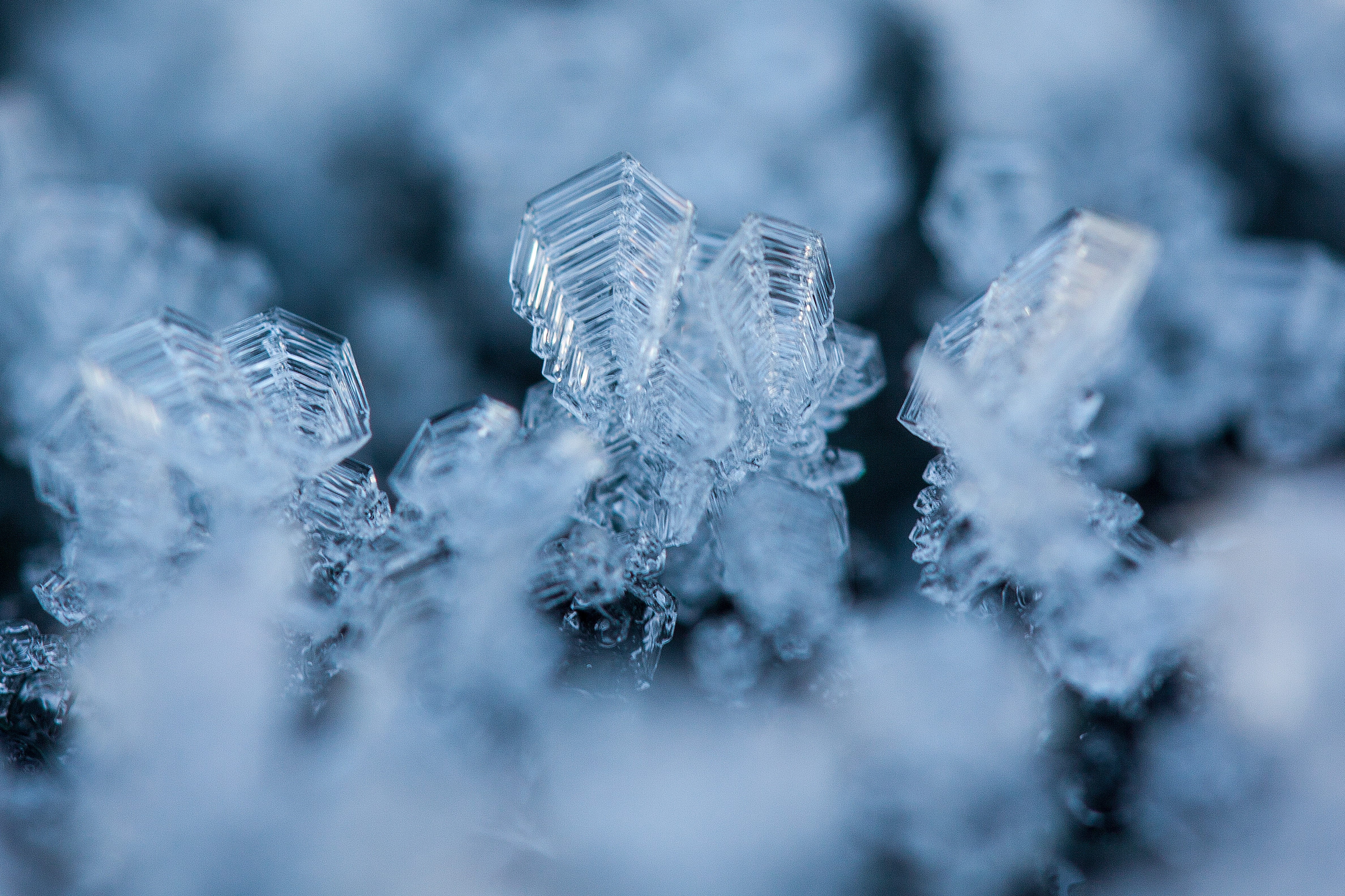 abstract backgrounds, geometric, 4K, day, outdoors, macro, photography, no people, ice, winter, nature, crystals, abstract, food and drink, white, hexagon, HD Wallpaper