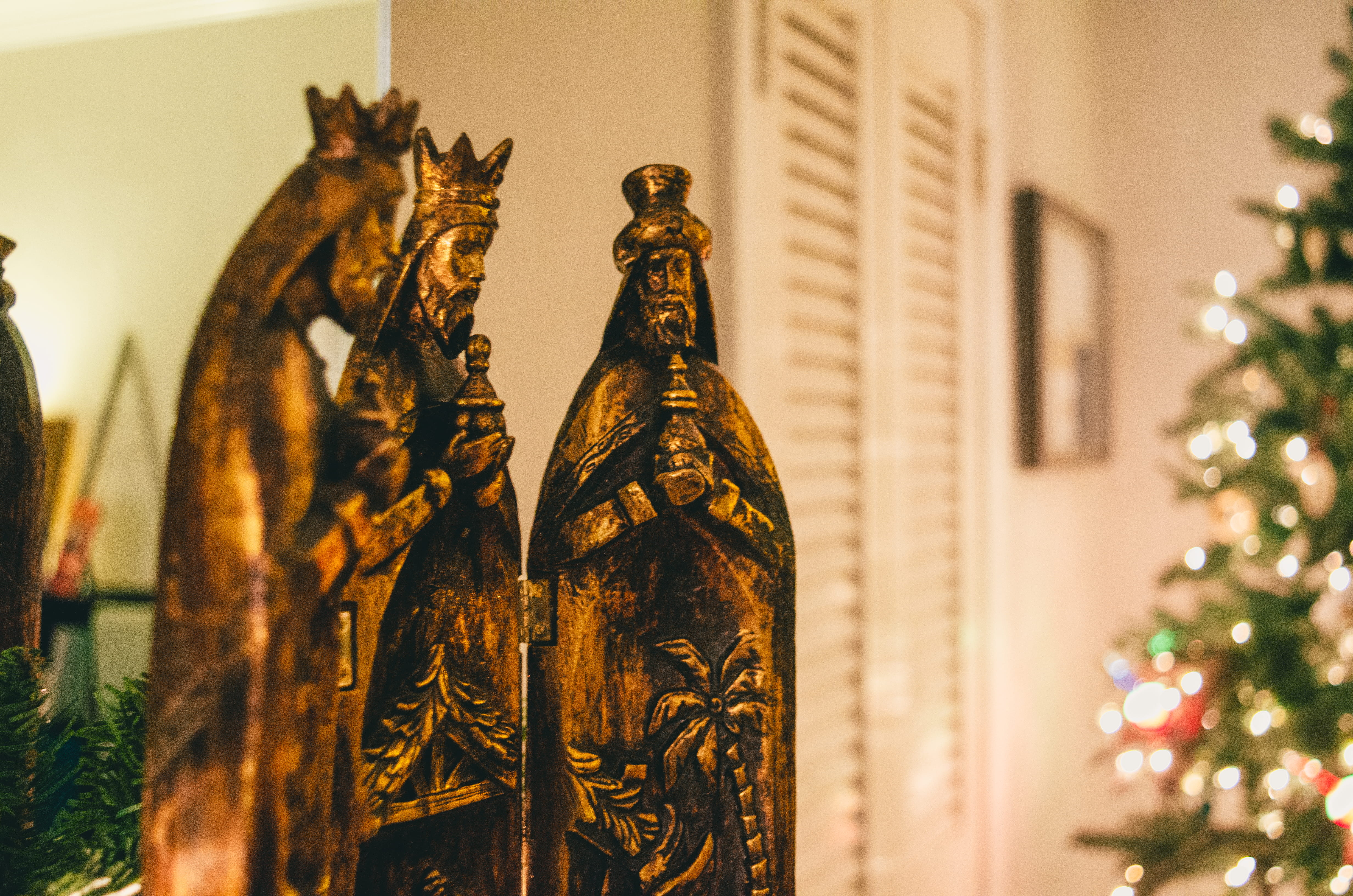 three kings, no people, three wise men, decoration, tree, the past, festive, building exterior, outdoors, decor, kings, architecture, seasonal, gold colored, HD Wallpaper