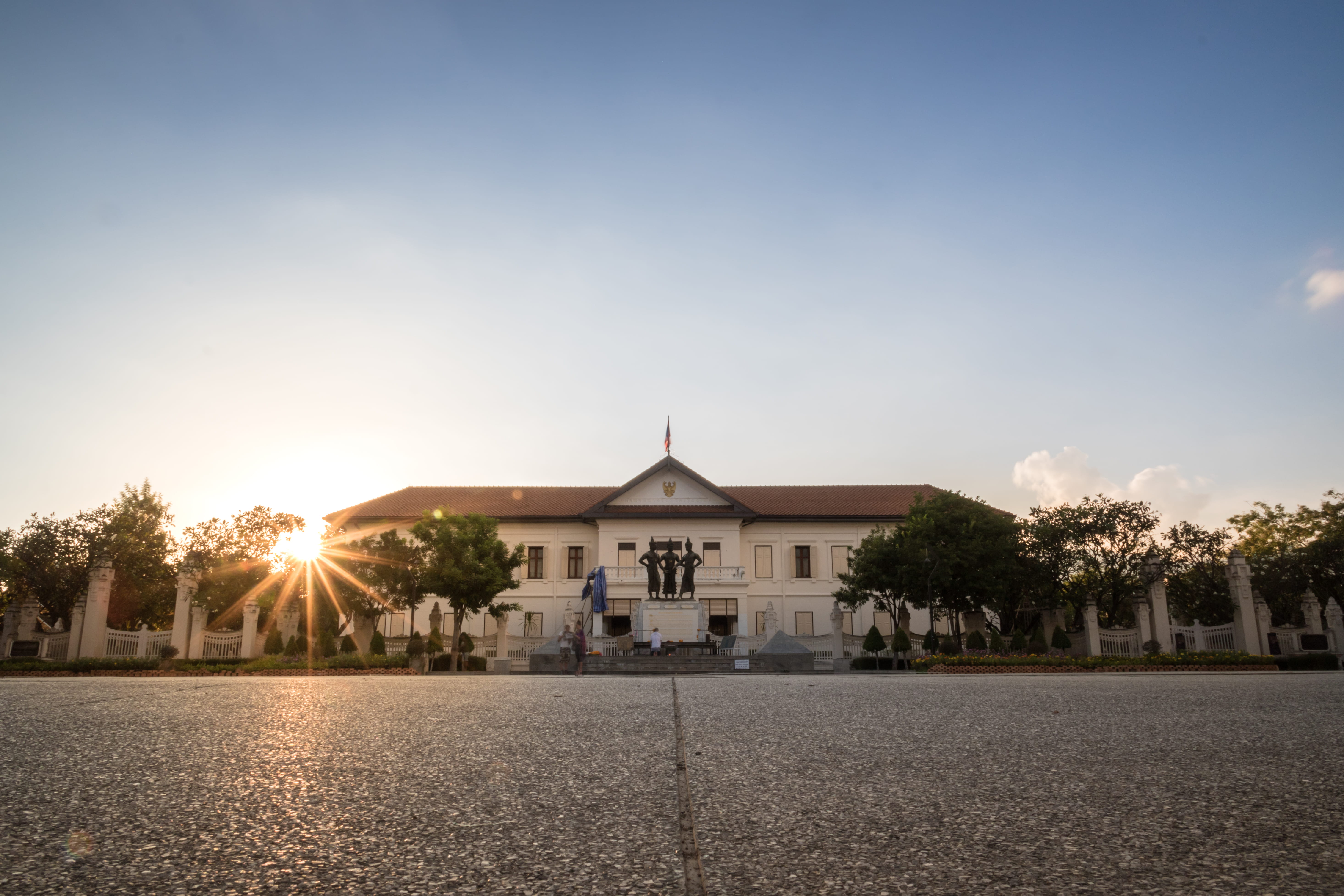 outdoors, 5K, plaza, sunset, three kings monument, building exterior, sunrise, plant, architecture, copy space, religion, tree, no people, day, sunlight, HD Wallpaper