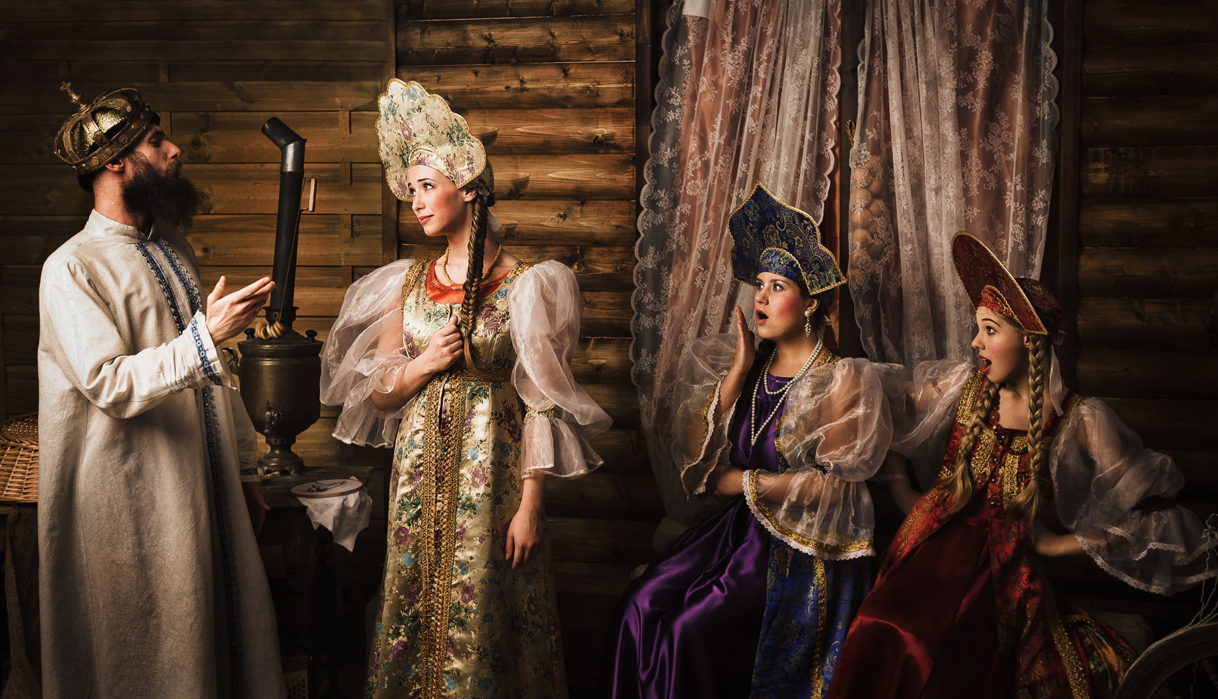 traditional clothing, three quarter length, women, beauty, three girls, king, emotion, meeting, togetherness, smiling, indoors, standing, fashion, beautiful woman, HD Wallpaper