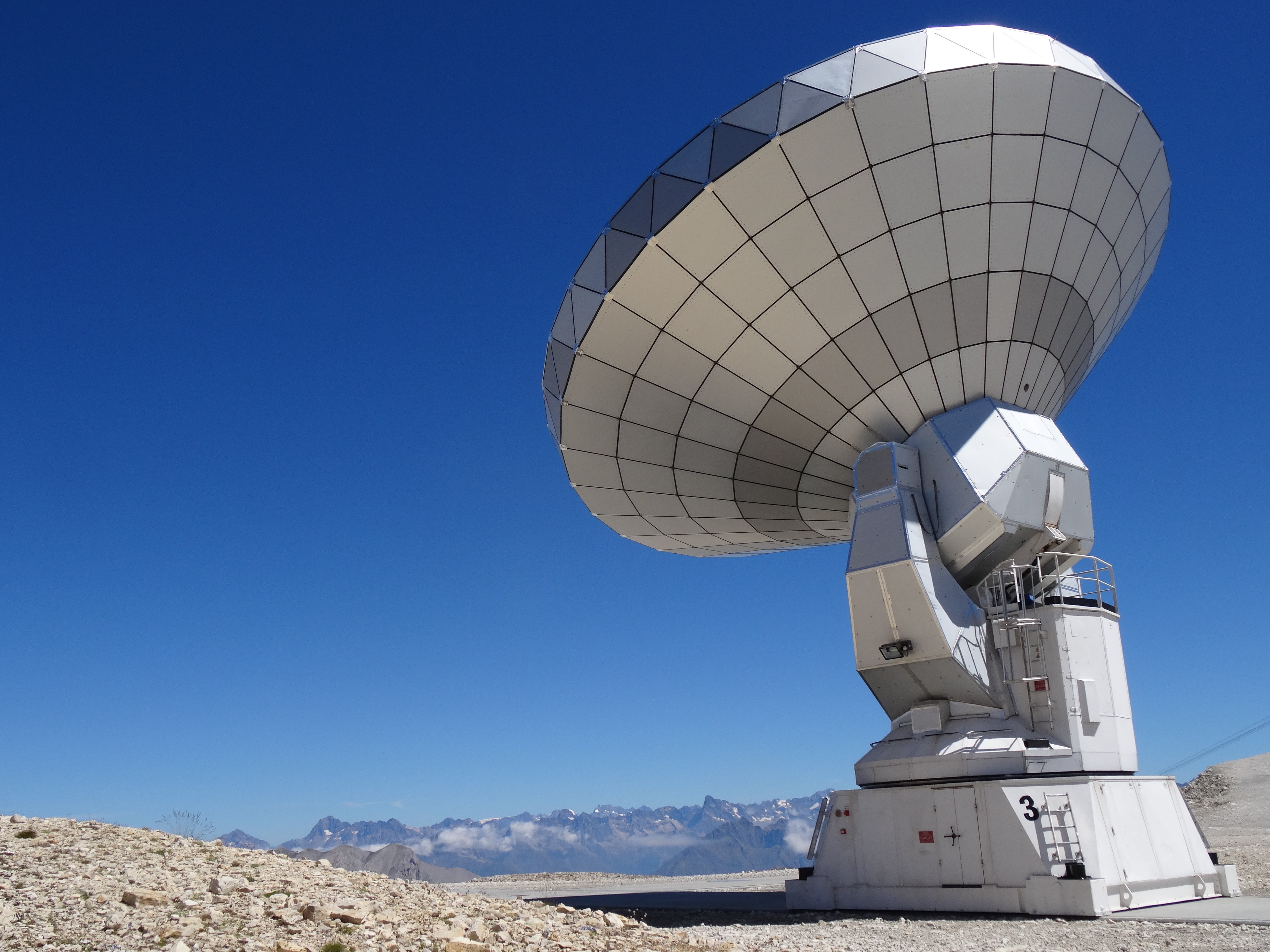 sunny, no people, satellite Dish, heavy, silver colored, blue, architecture, sunlight, outdoors, radio telescope, antenna, clear sky, environment, technology, HD Wallpaper