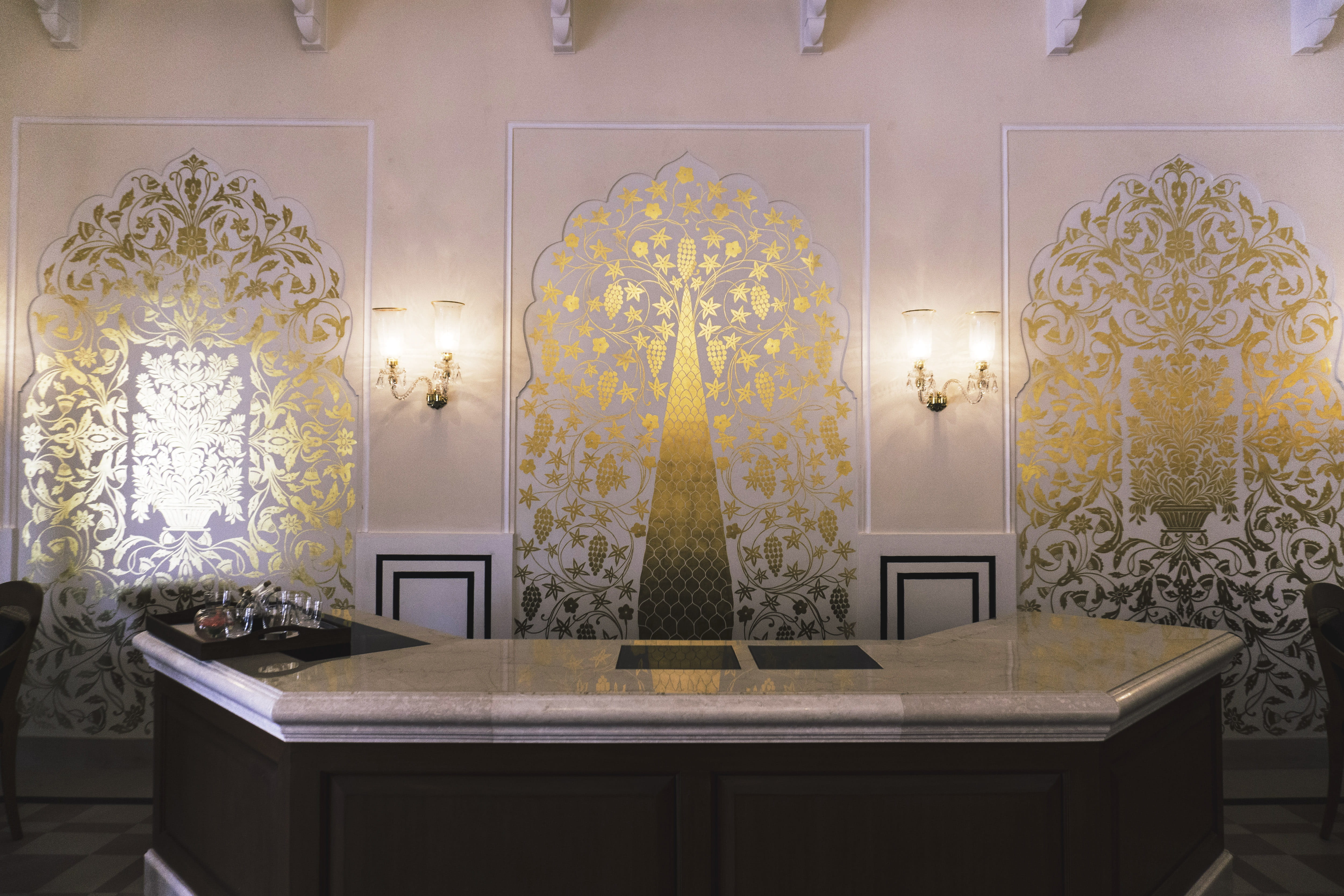 luxury, glass - material, reception, architecture, hotel, home, wealth, lighting equipment, floral pattern, furniture, light, 4K, table, hotels, illuminated, HD Wallpaper
