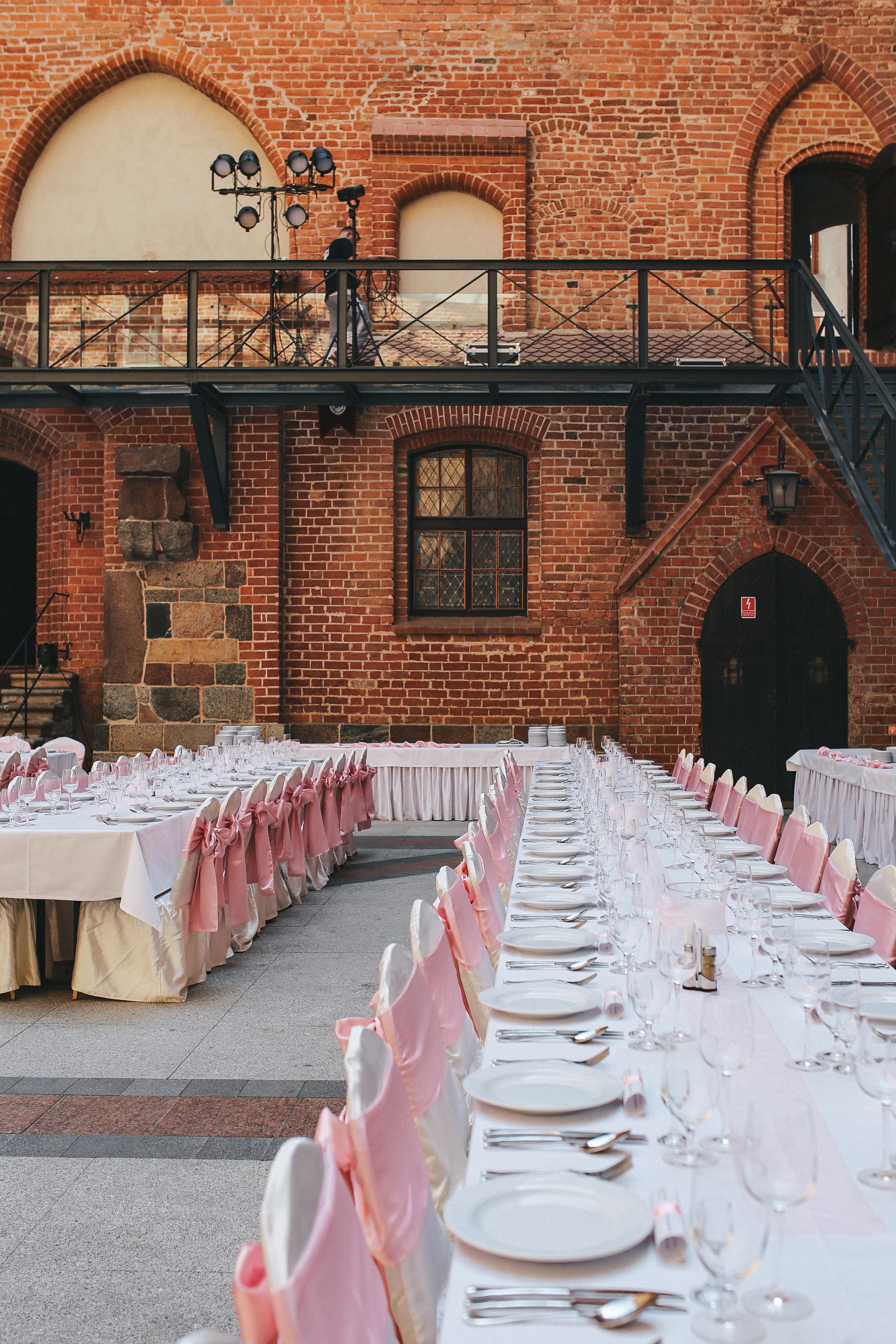 food and drink, architecture, chair, indoors, plate, built structure, wedding reception, tablecloth, reception, pink, cafe, Table, crockery, setting, table set, Phone HD Wallpaper
