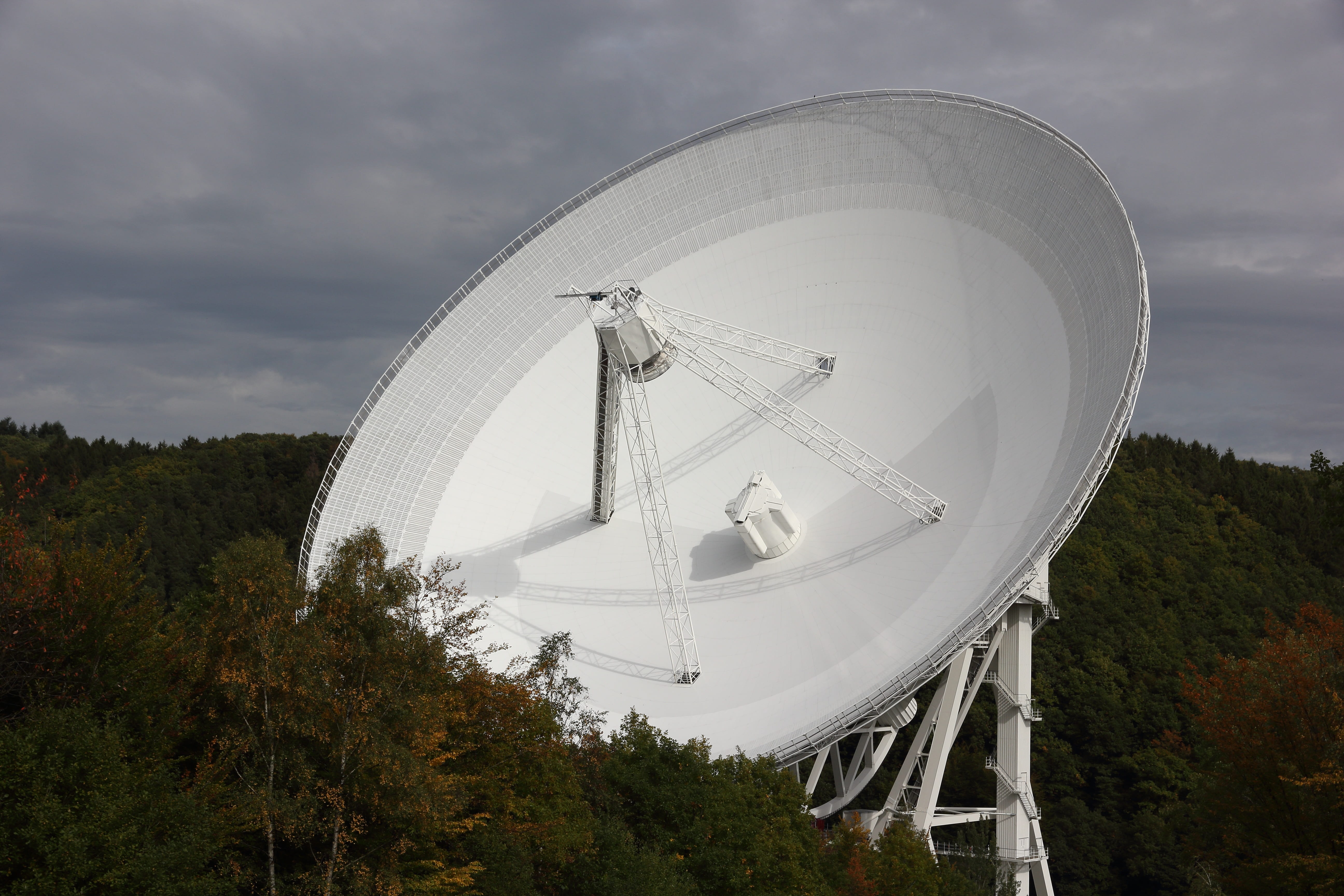 space, cloud - sky, science, arts culture and entertainment, tree, satellite dish, day, sky, amusement park ride, satellite, exploration, reflector, built structure, HD Wallpaper