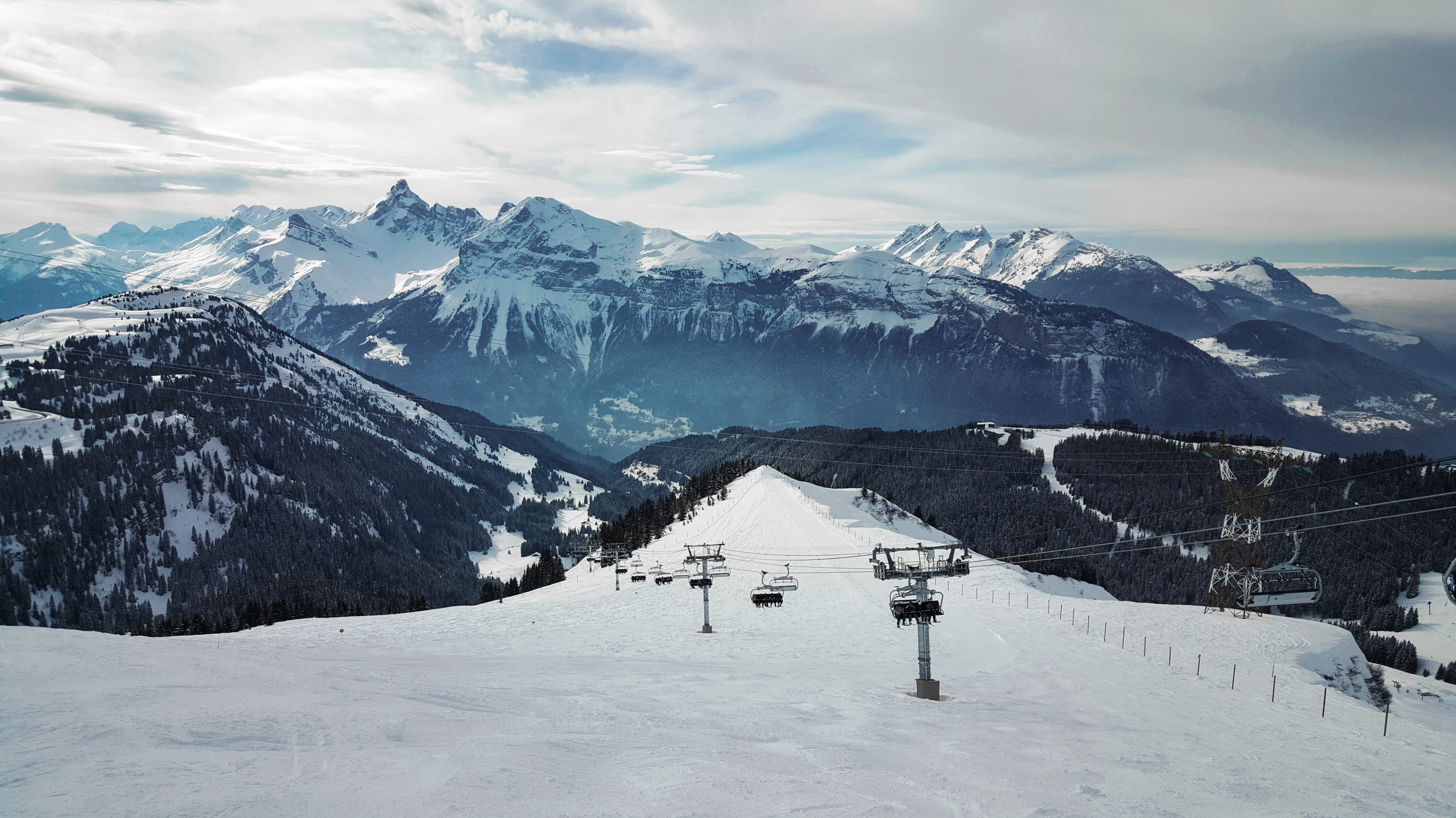 mountain range, outdoors, arâches-la-frasse, sunlight, landscape, 5K, skiing, snowcapped mountain, wilde, leisure activity, beauty in nature, tranquility, HD Wallpaper