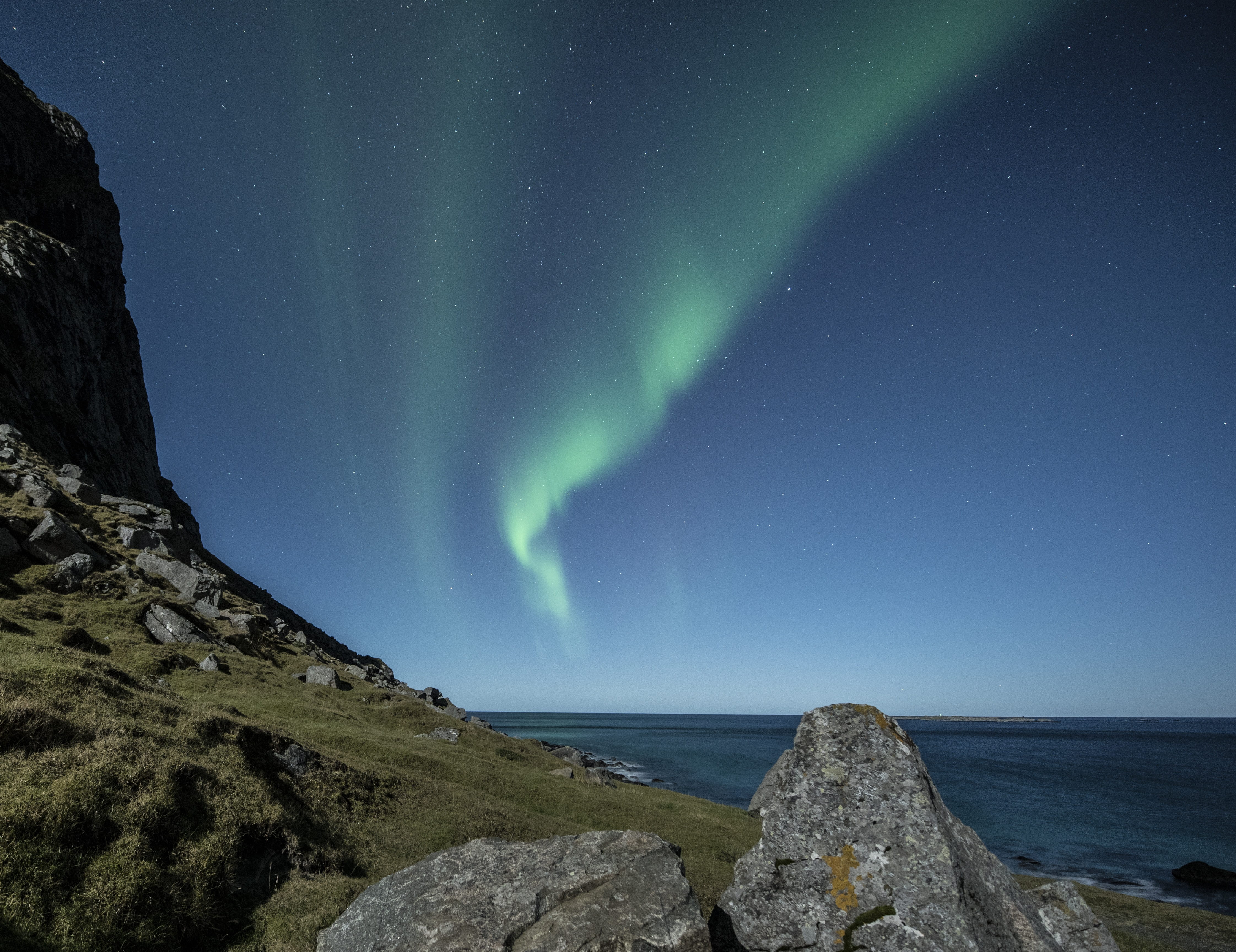 aurora borealis, scenics - nature, boreal, beauty in nature, lofoten, 4K, green, winter, rock, astrology, sky, horizon over water, rock - object, costa, HD Wallpaper