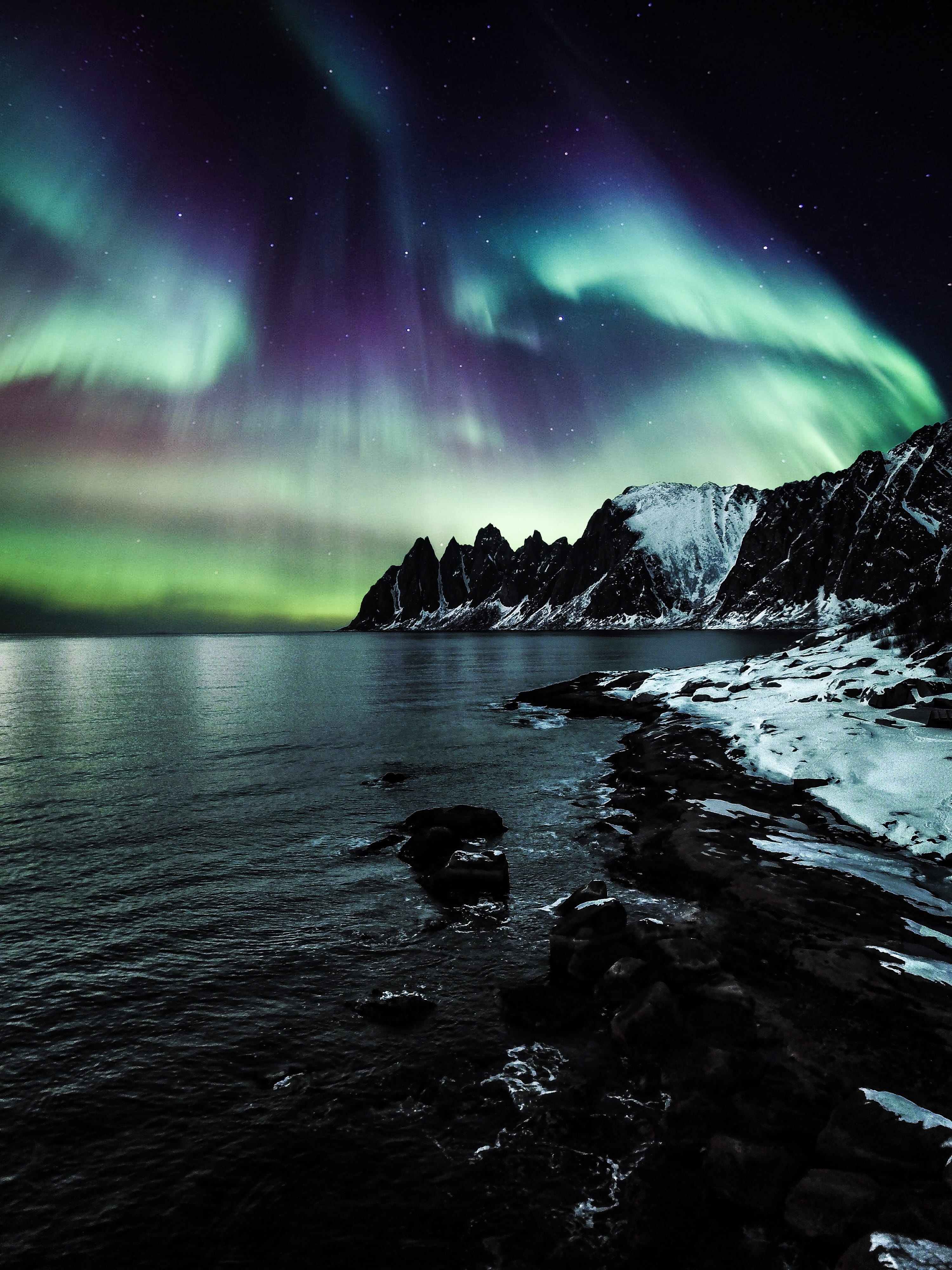 ocean, dramatic sky, aurora, snow, scenics - nature, green color, space, star - space, lake, evening, 4K, no people, aurora borealis, sea, northern lights, Phone HD Wallpaper