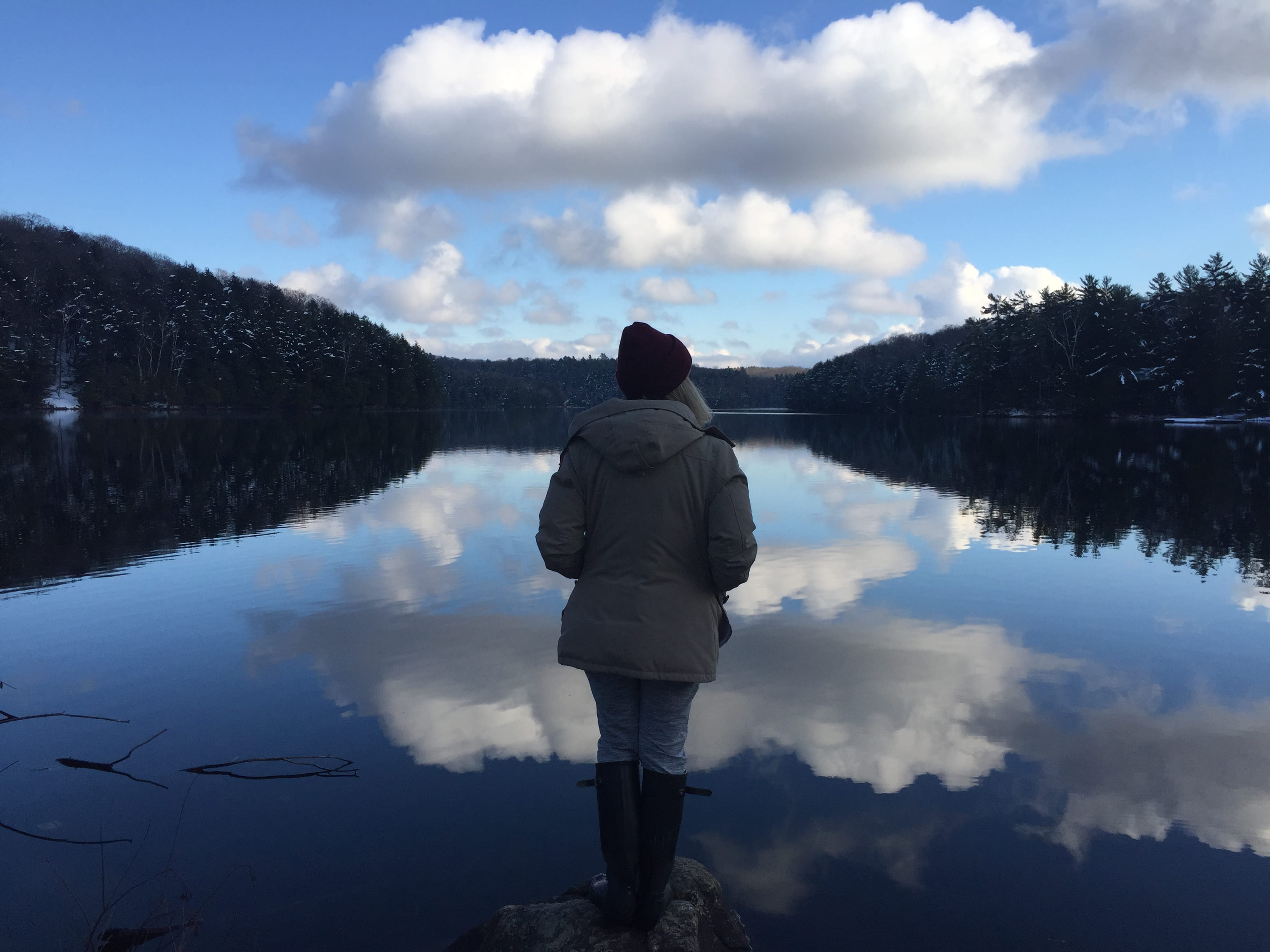 parry sound, one person, 2K, standing, lake view, winter, lifestyles, reflection, beauty in nature, waterfront, female, exploring, looking at view, vsco, HD Wallpaper