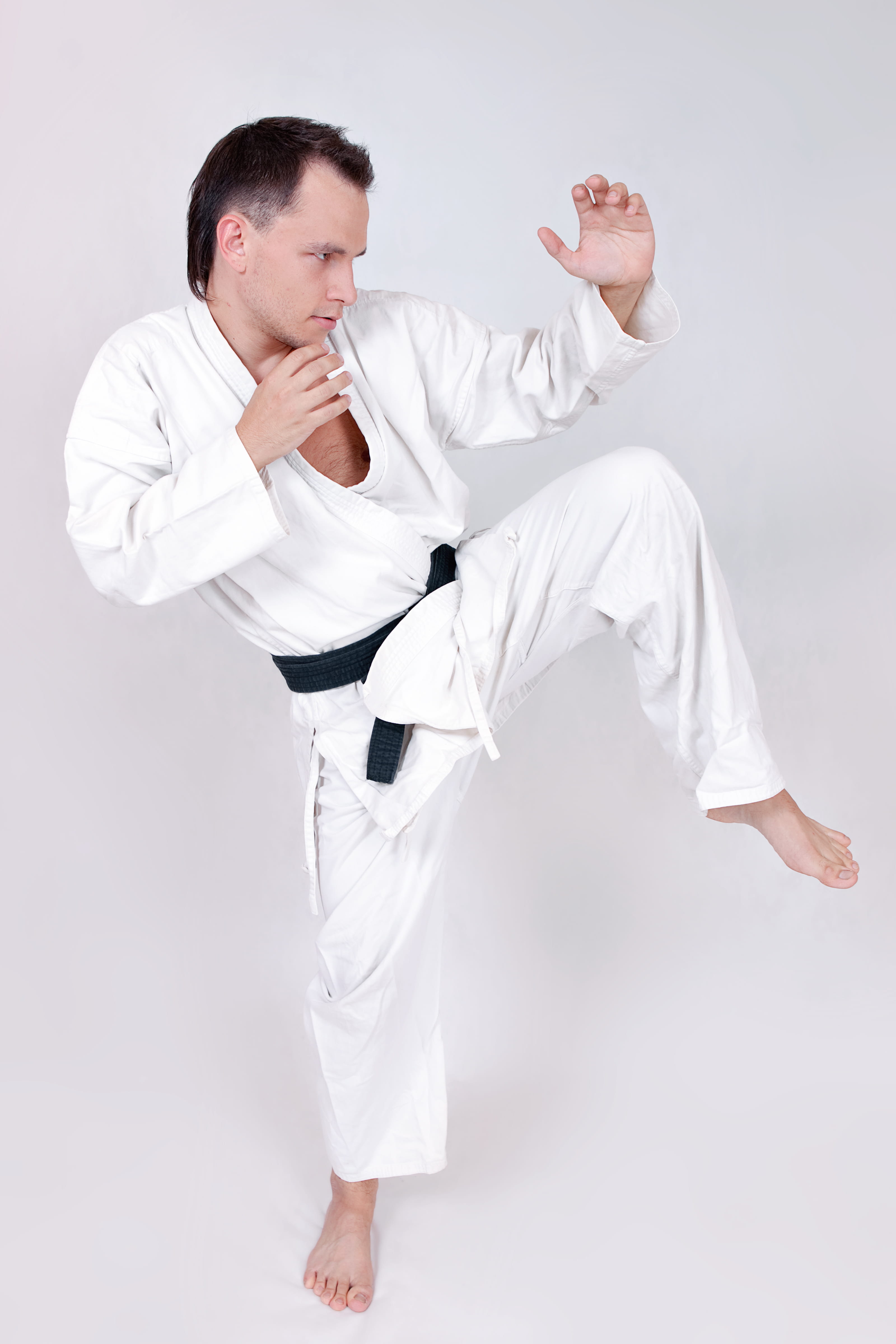 man, master, kungfu, uniform, exercising, full length, karate, sport, lifestyle, hairstyle, martial, people, healthy lifestyle, adult, taekwondo, studio shot, Phone HD Wallpaper